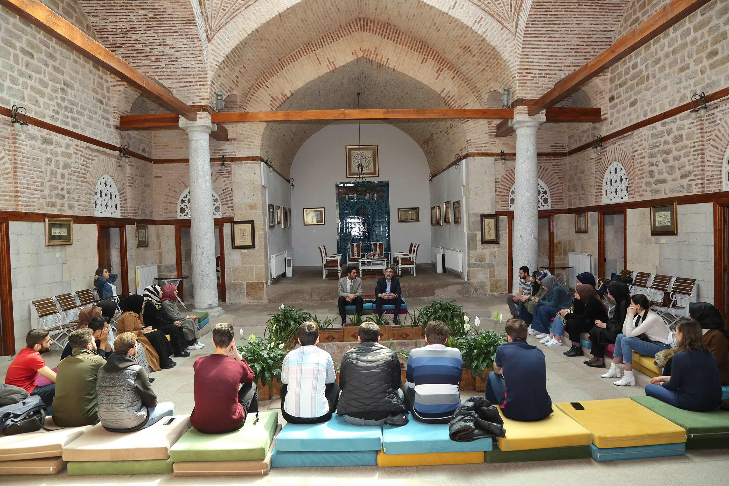 Gençlik Meclisi'nden 'Şehir ve Mevlana' Söyleşisi