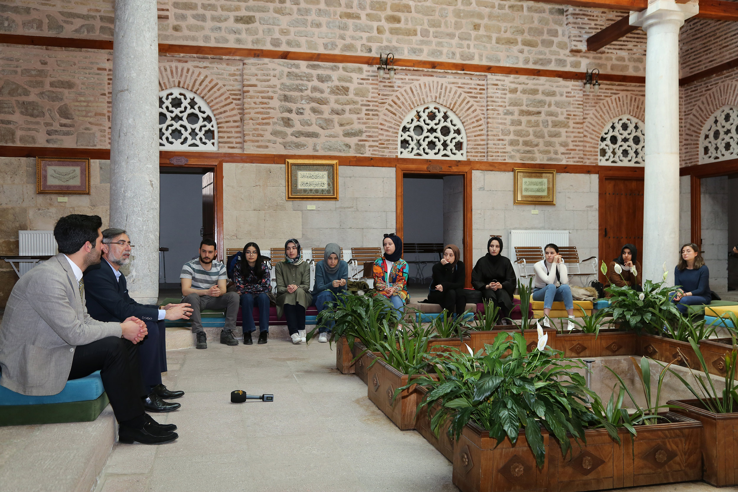 Gençlik Meclisi'nden 'Şehir ve Mevlana' Söyleşisi