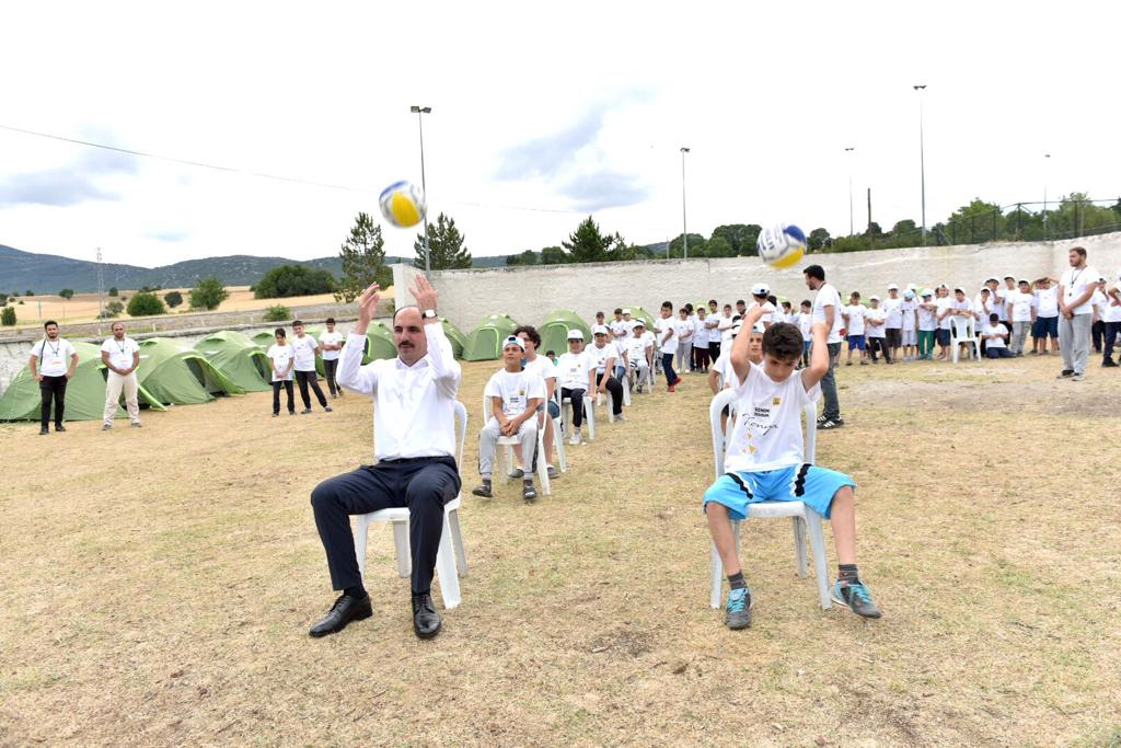 Başkan Altay, Atabey Gençlik ve Eğitim Kampı'nda Öğrencilerle Buluştu