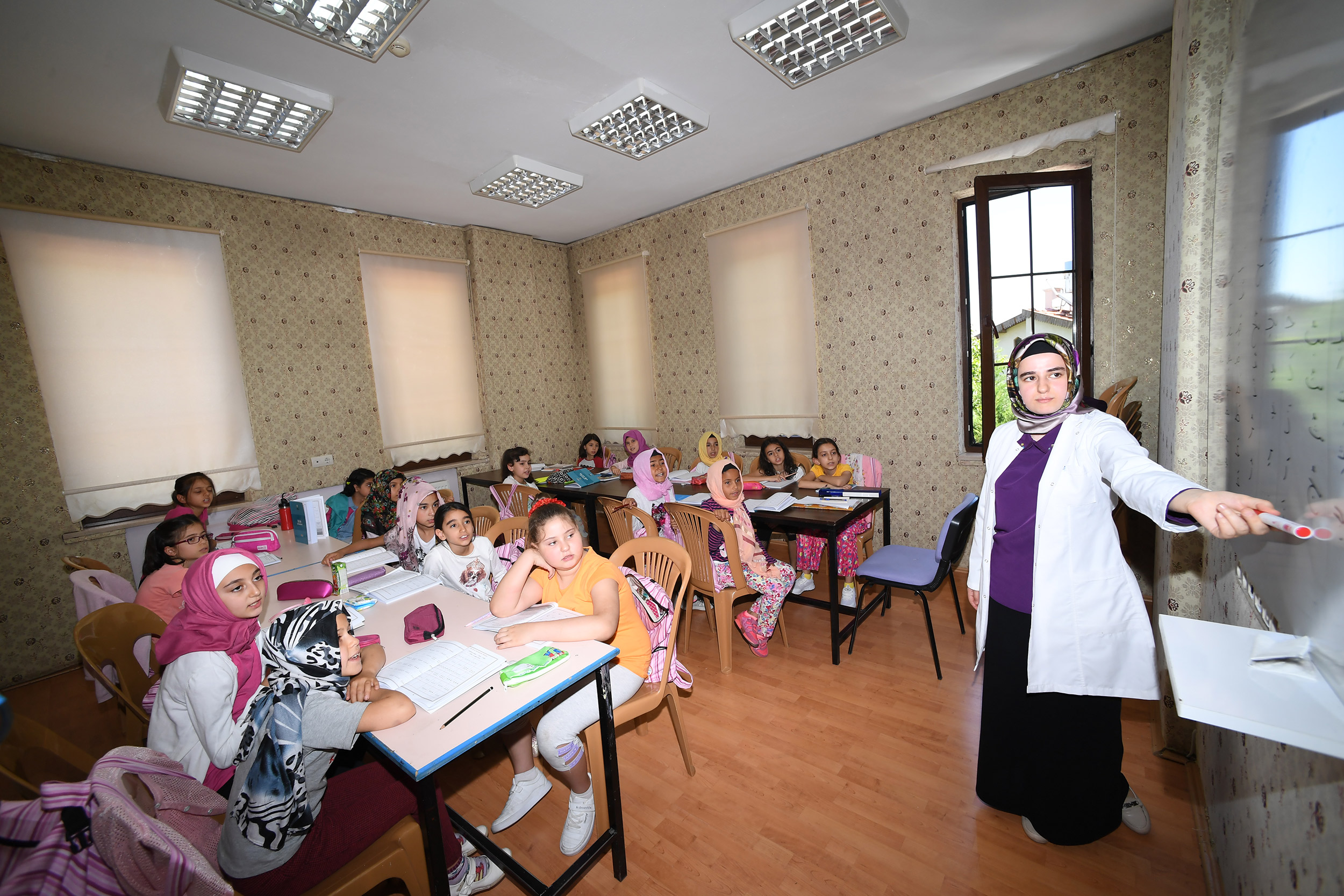 Başkan Altay Genç KOMEK Yaz Okulu Öğrencileriyle Buluştu