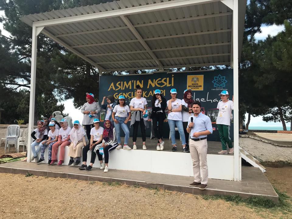 Özboyacı, Büyükşehir'in Yaz Faaliyetlerine Katılan Öğrencilerle Buluştu