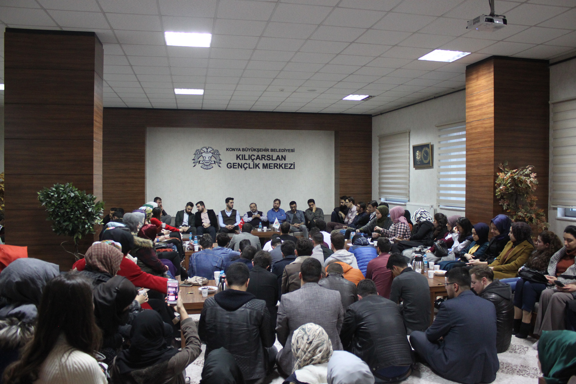 Büyükşehir Gençlik Meclisi'nde Bangsomorolu Yetimler Konuşuldu
