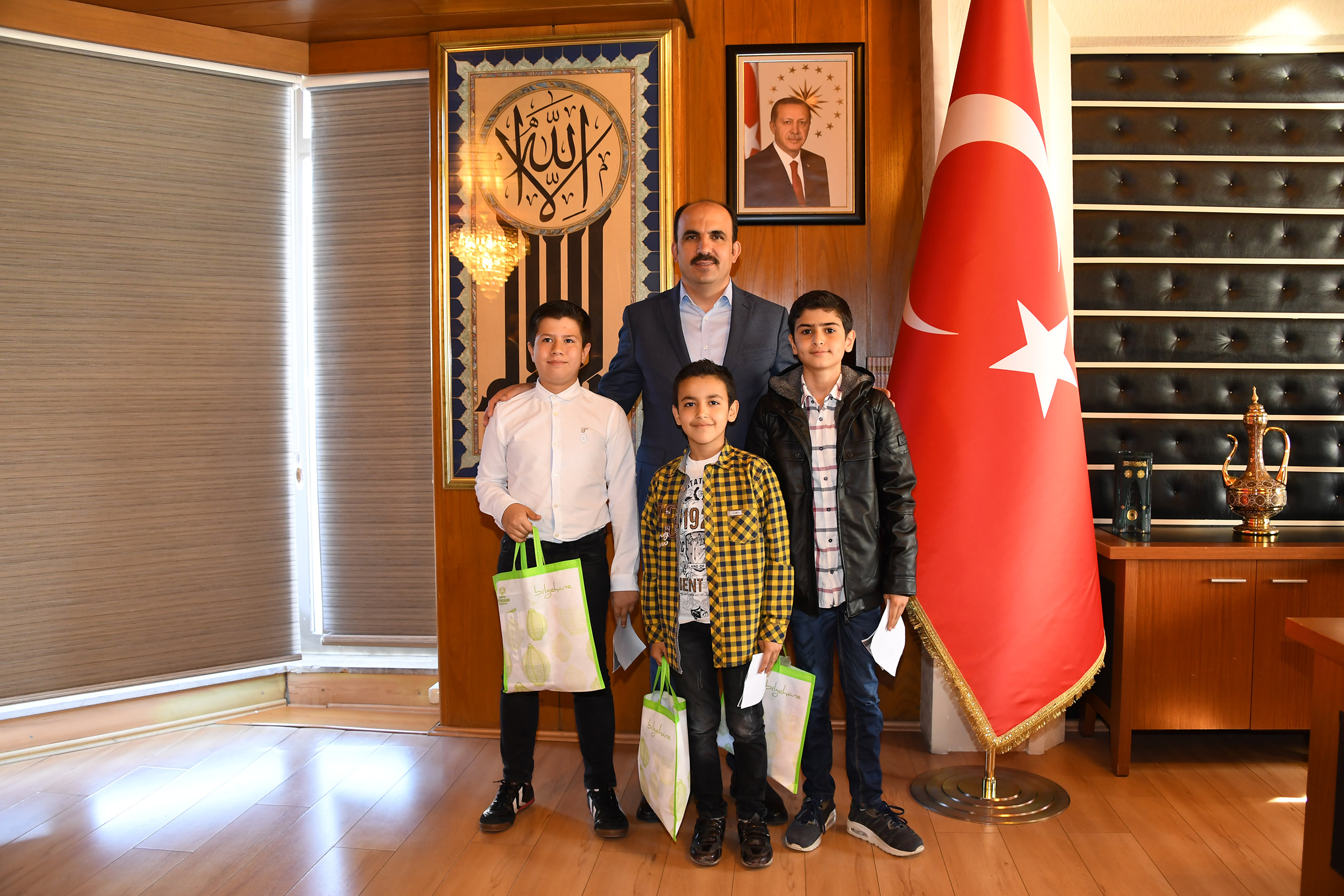 Başkan Altay Askerlerimize Mektup Yazan Öğrencilerle Buluştu