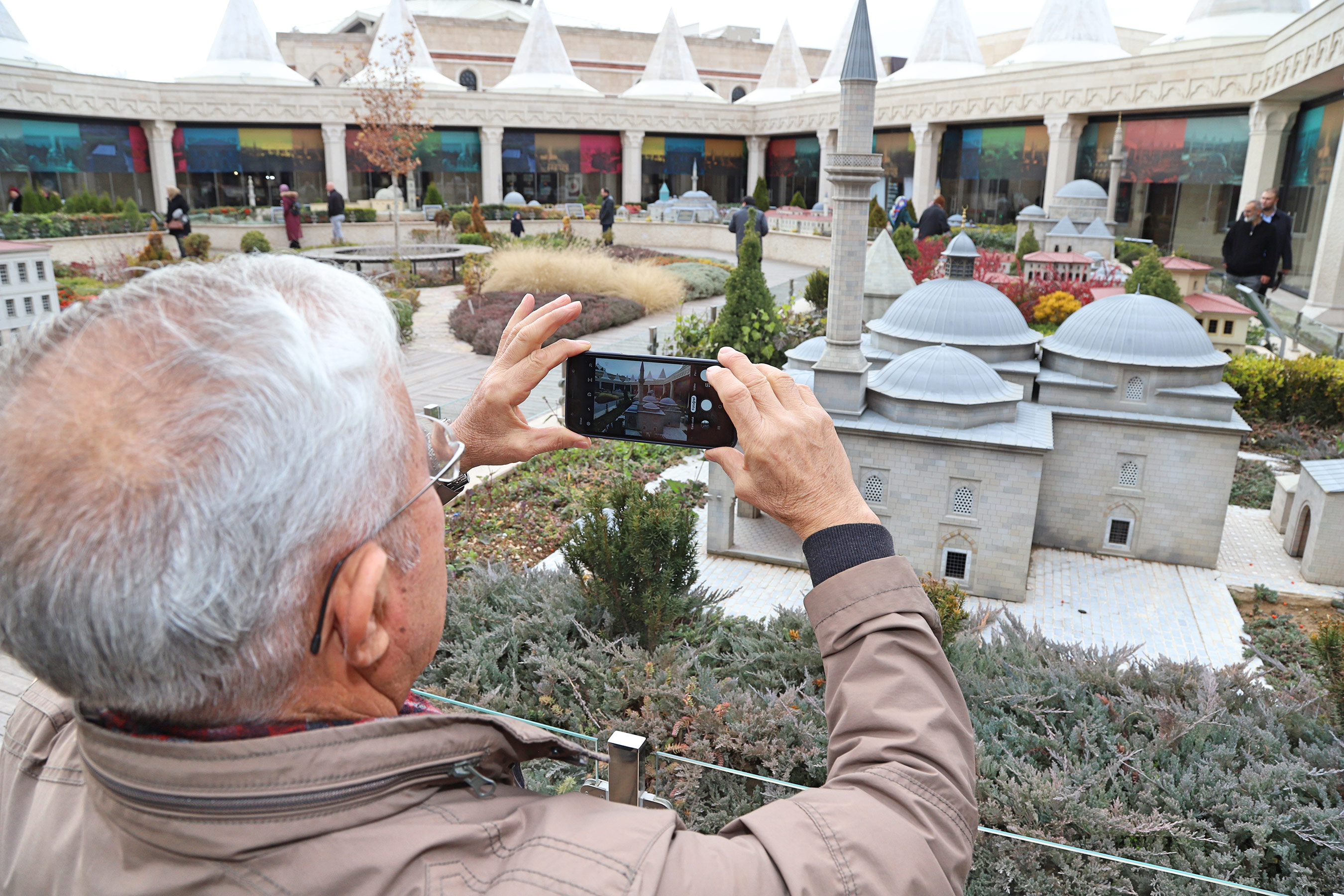 Konya Panorama ve Şehitler Abidesi Mevlana Dostlarıyla Dolup Taşıyor 