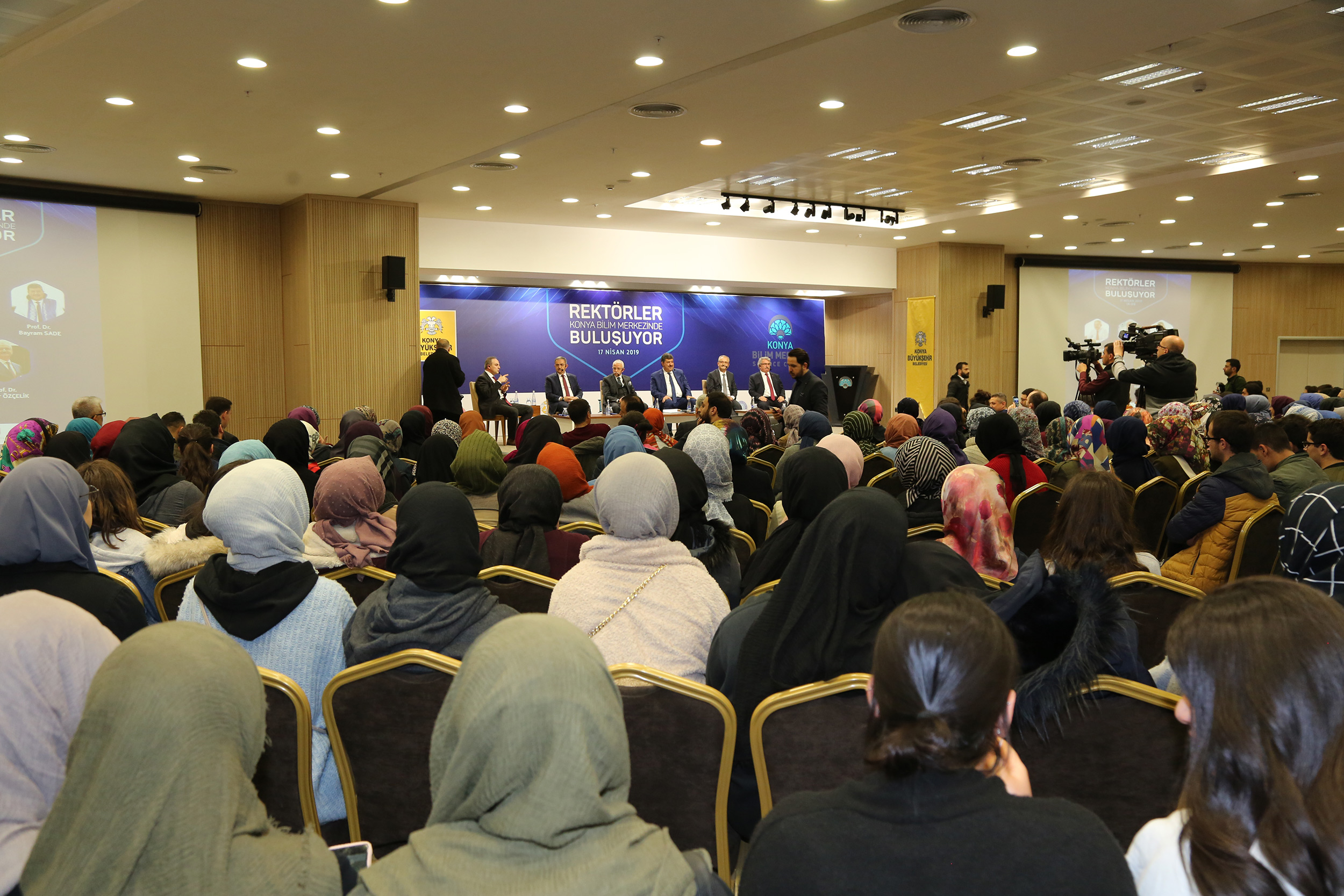 Rektörler Bilim Merkezinde Öğrencilerle Buluştu
