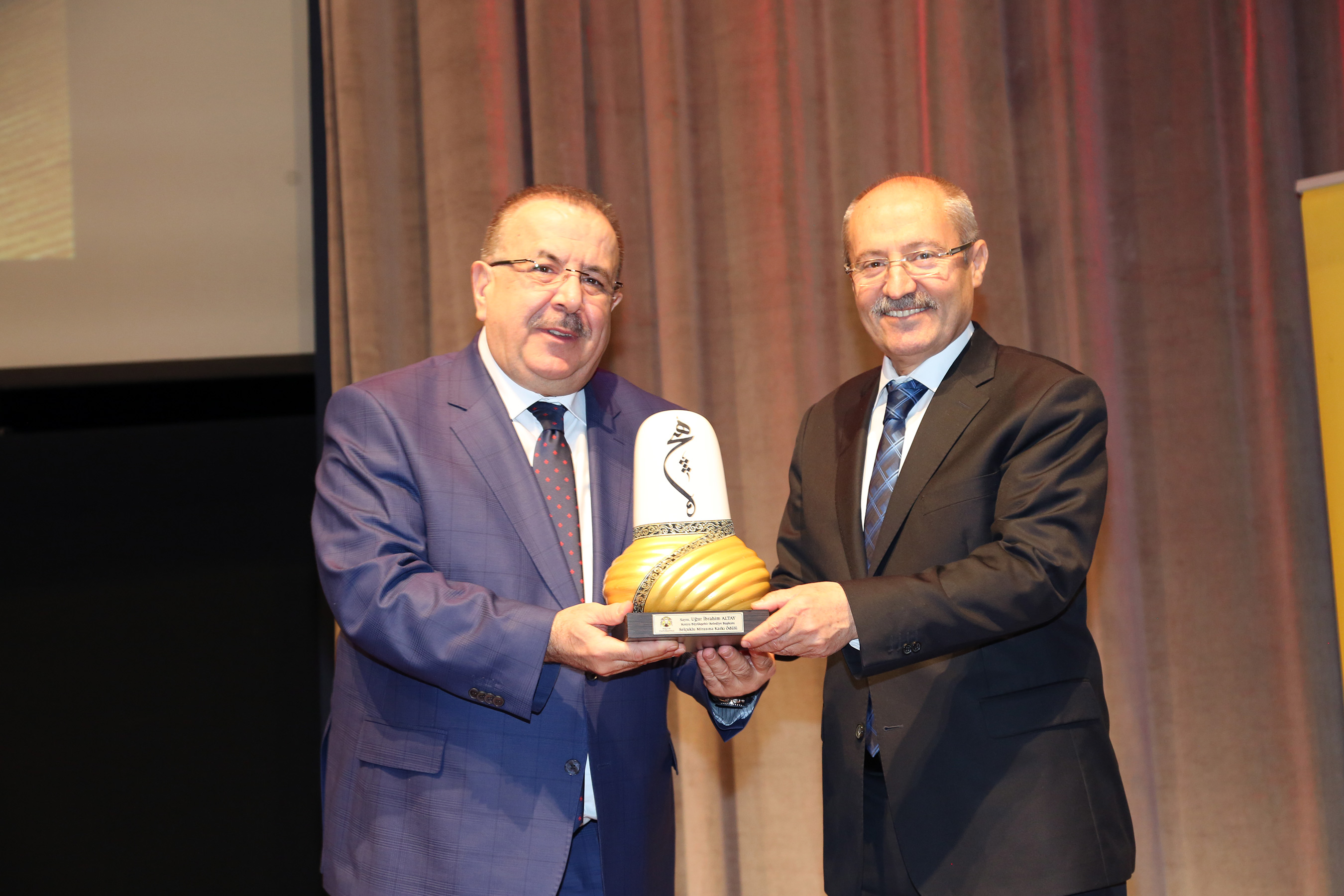 12. Uluslararası Türk Sanatı, Tarihi ve Folkloru Kongresi Başladı