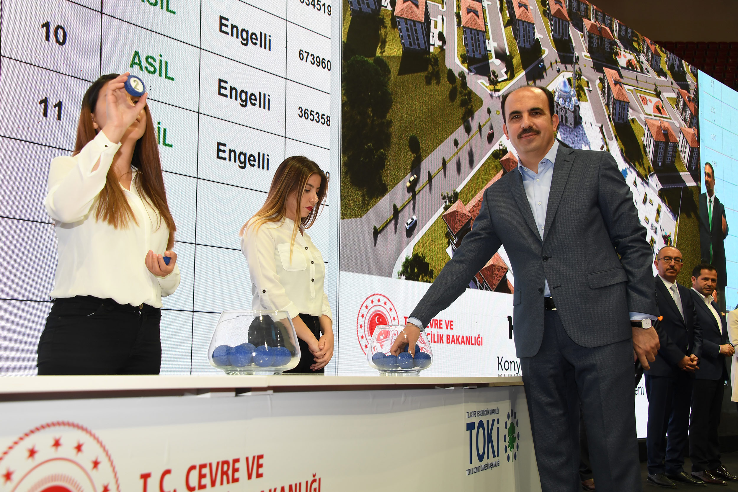 Bakan Kurum Sosyal Konutların Kuralarını Çekti