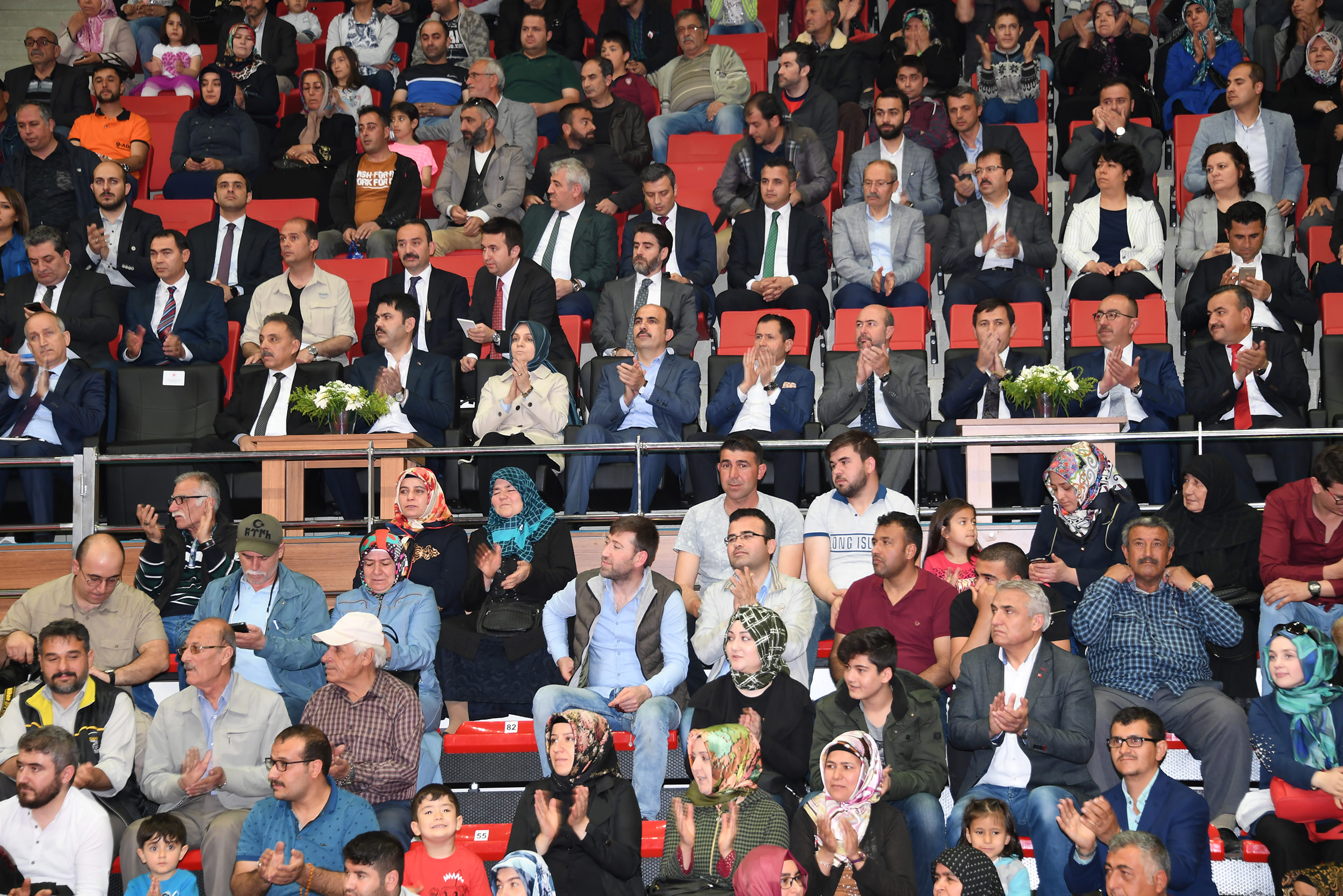Bakan Kurum Sosyal Konutların Kuralarını Çekti