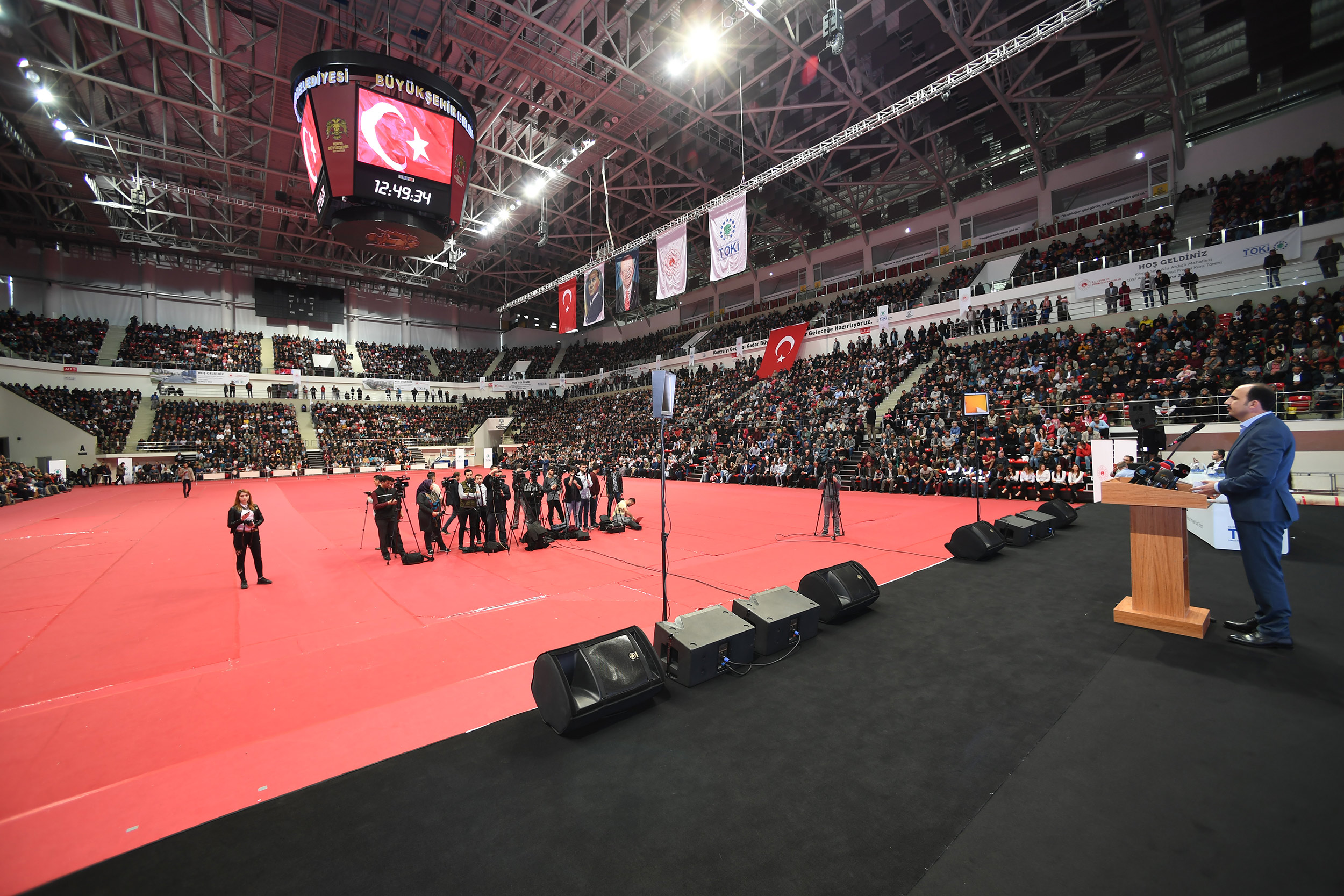 Bakan Kurum Sosyal Konutların Kuralarını Çekti