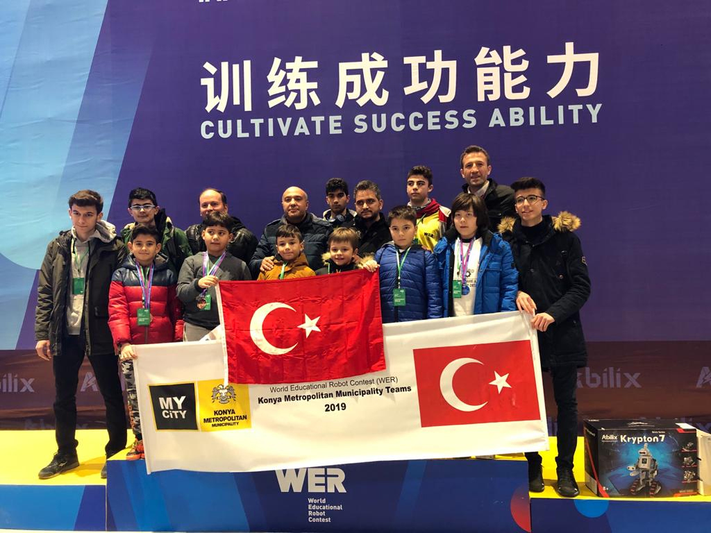 Dünya Eğitim Robotları Yarışmasında Göğsümüzü Kabarttılar 