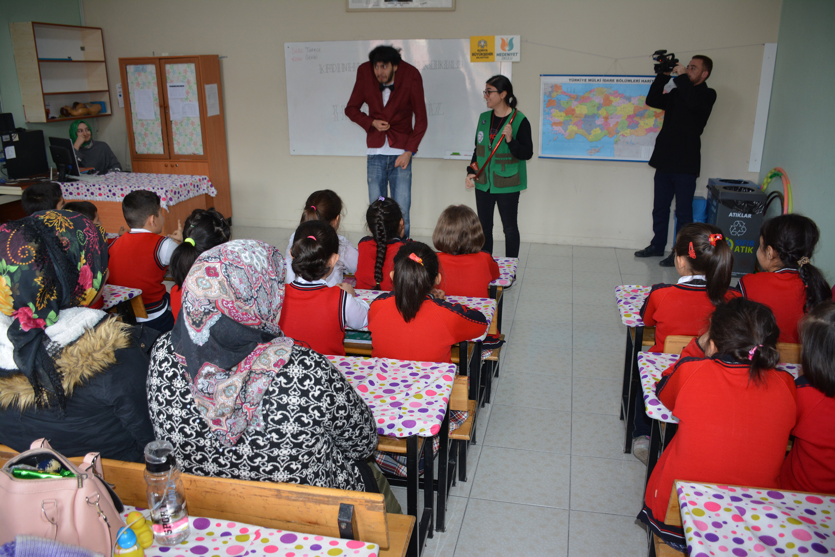 Medeniyet Okulu Tiyatrosu, 31 İlçede Öğrencilerle Buluşuyor