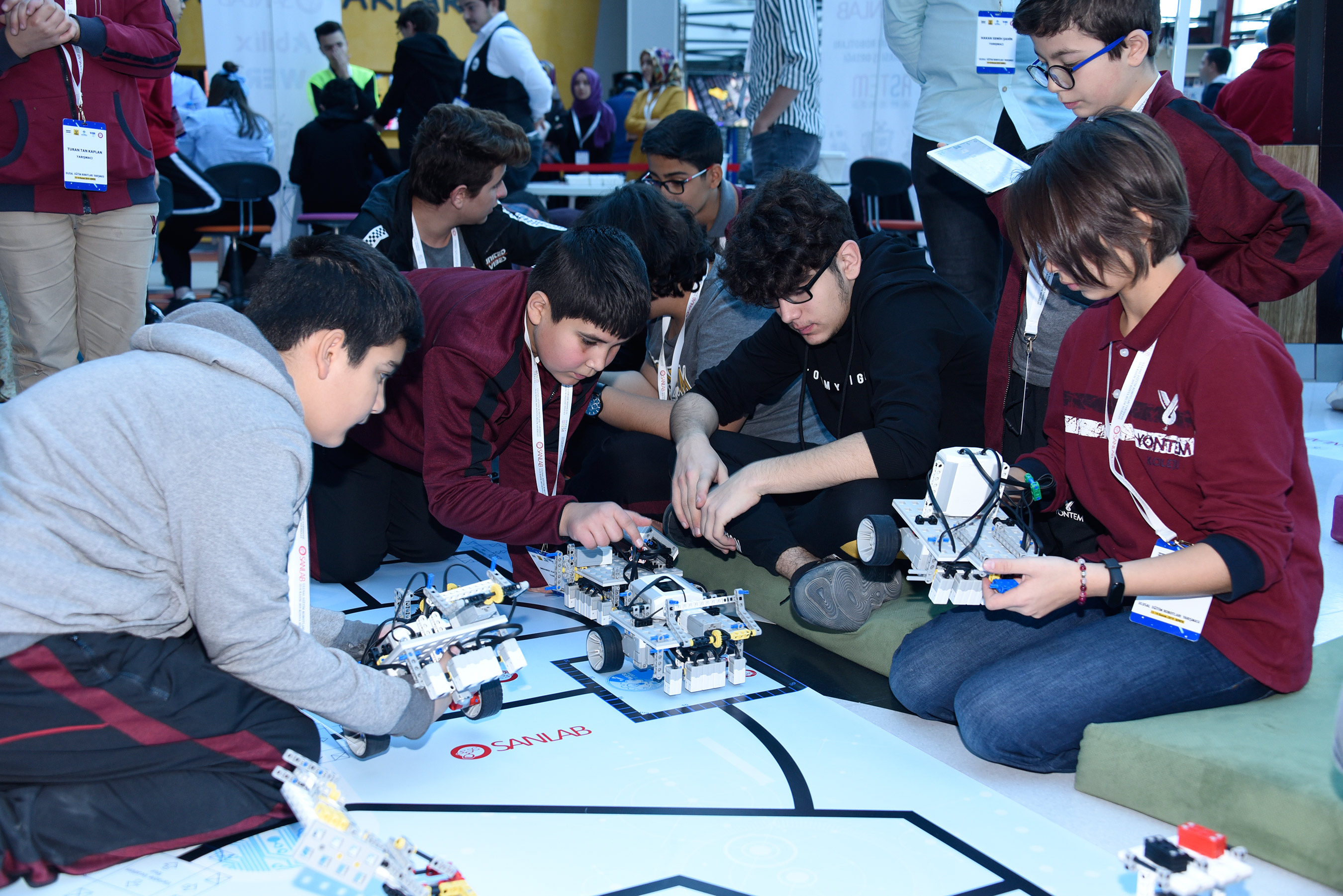 Türkiye'nin Robotları Konya Bilim Merkezi'nde Yarıştı
