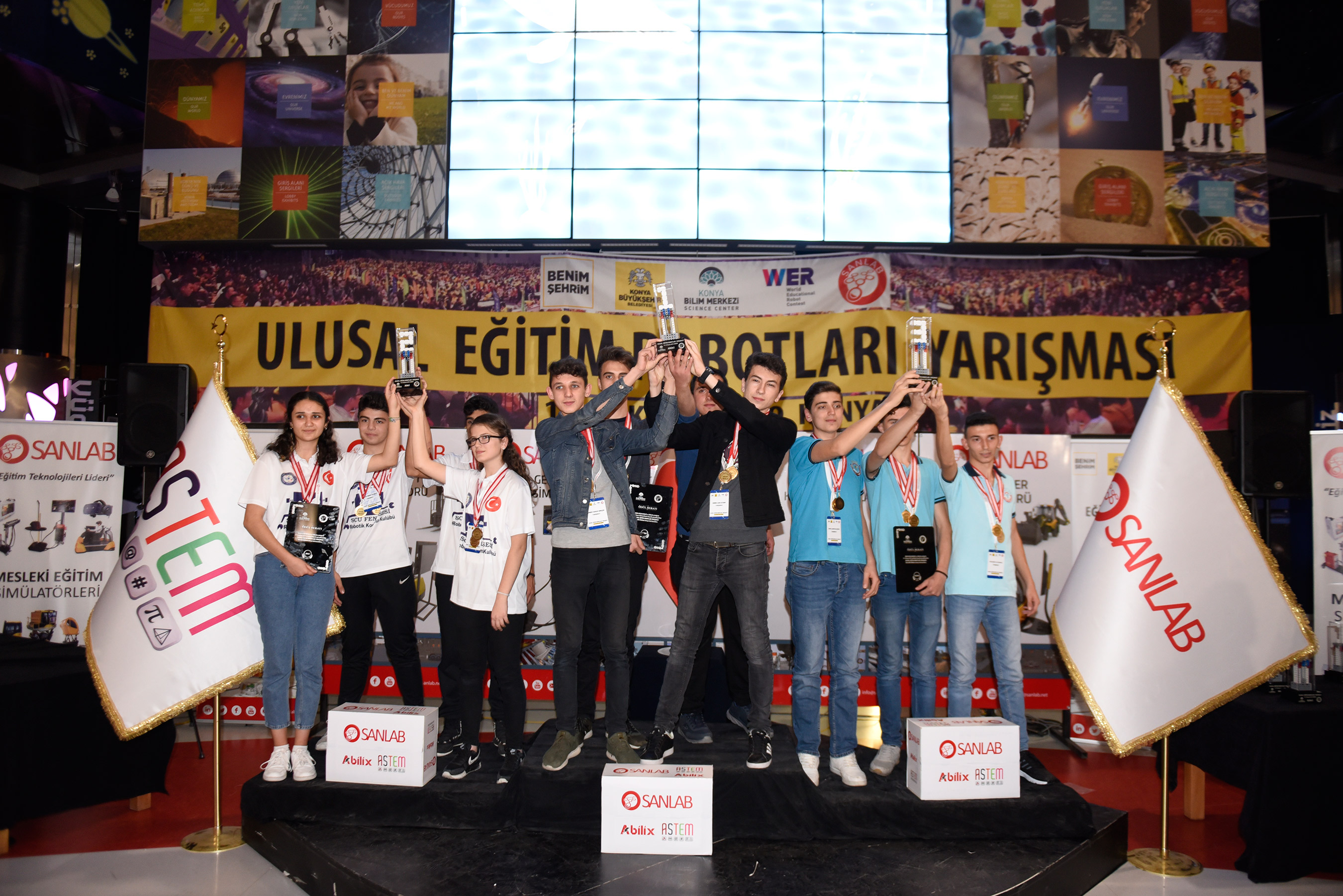 Türkiye'nin Robotları Konya Bilim Merkezi'nde Yarıştı