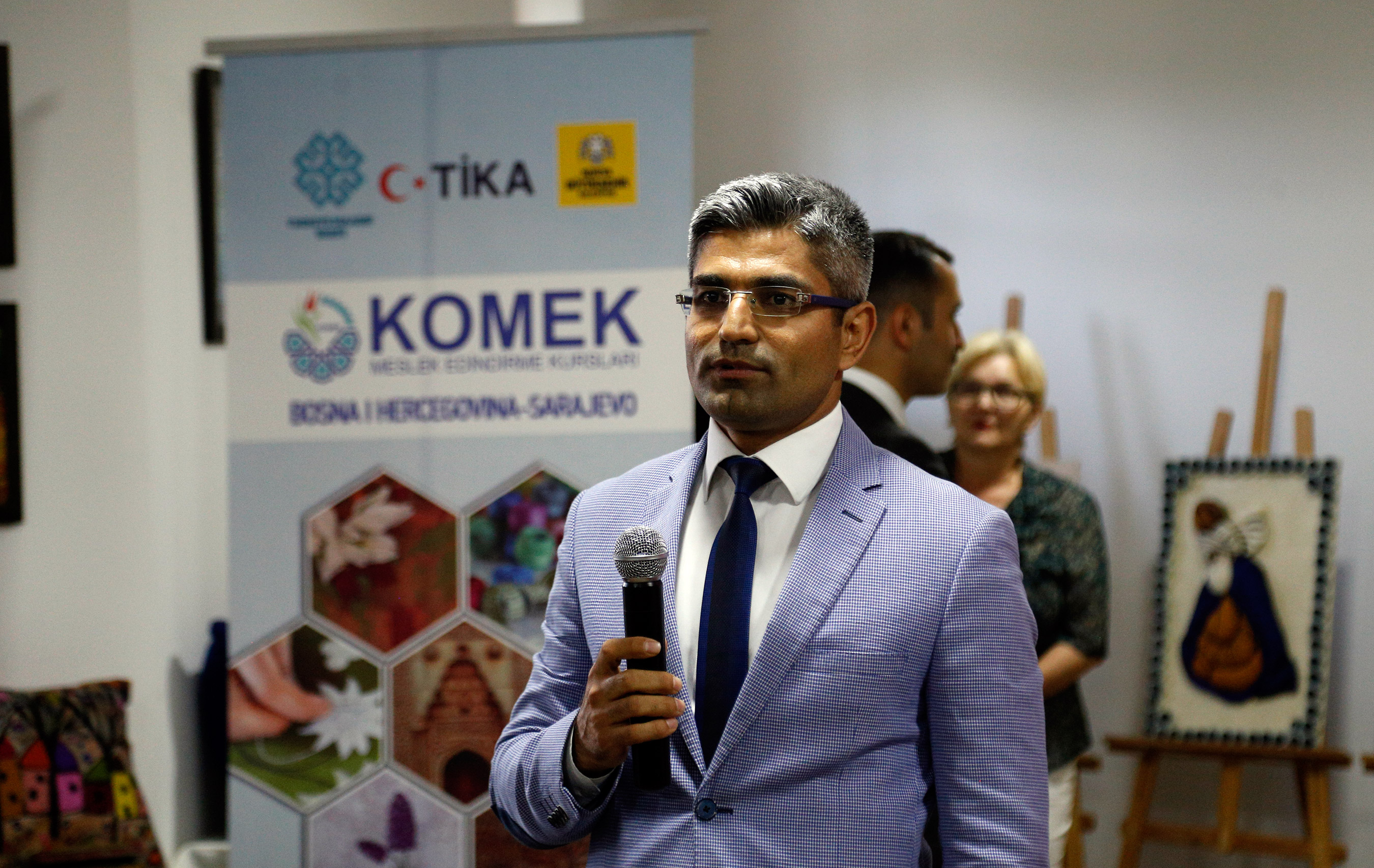 Başkan Altay Saraybosna KOMEK Sergisinin Açılışını Yaptı