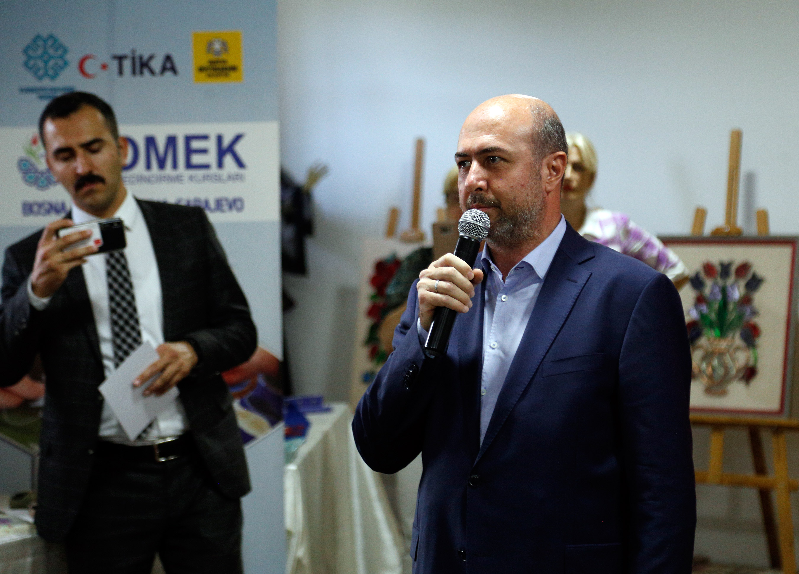 Başkan Altay Saraybosna KOMEK Sergisinin Açılışını Yaptı