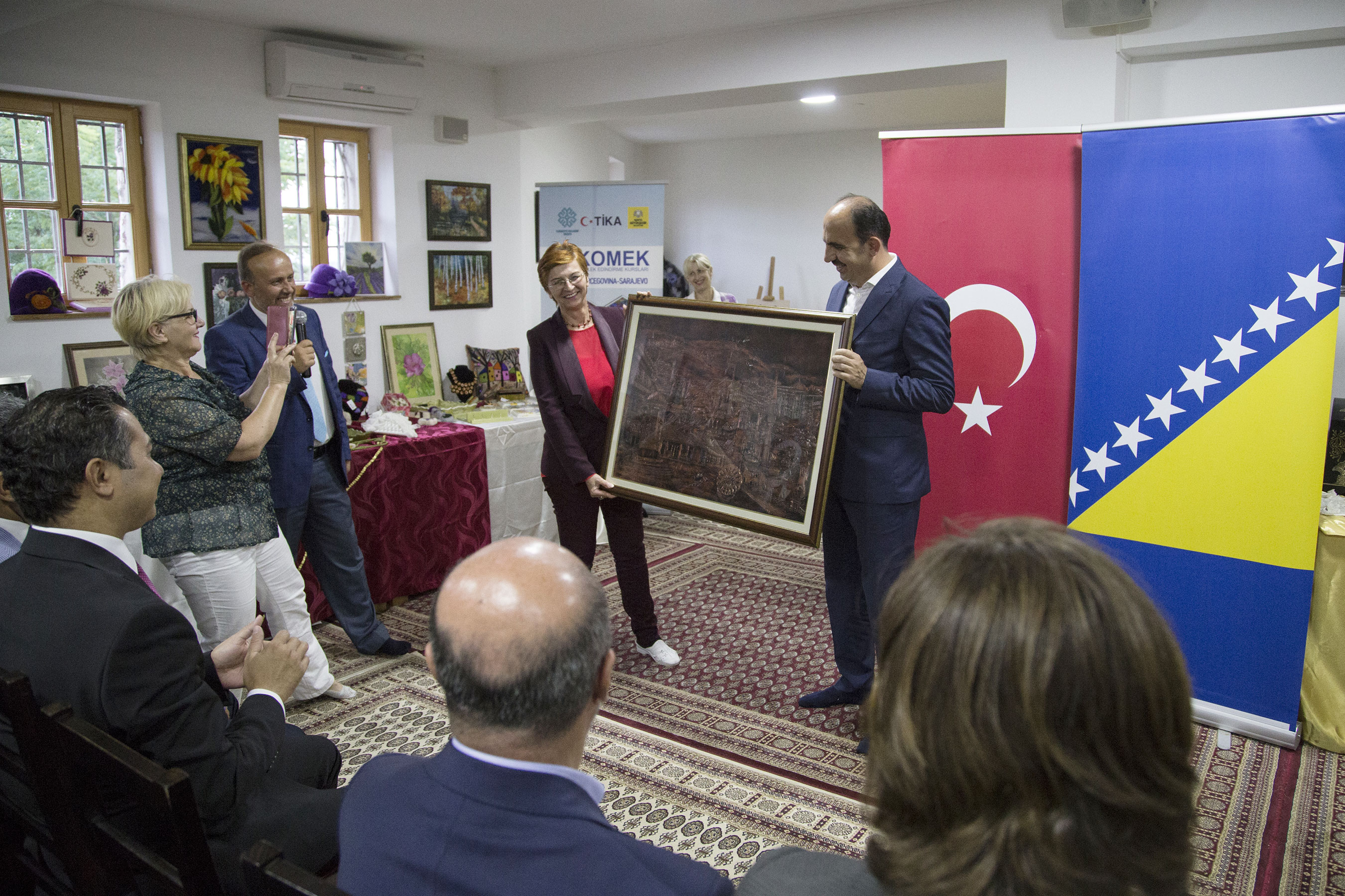 Başkan Altay Saraybosna KOMEK Sergisinin Açılışını Yaptı