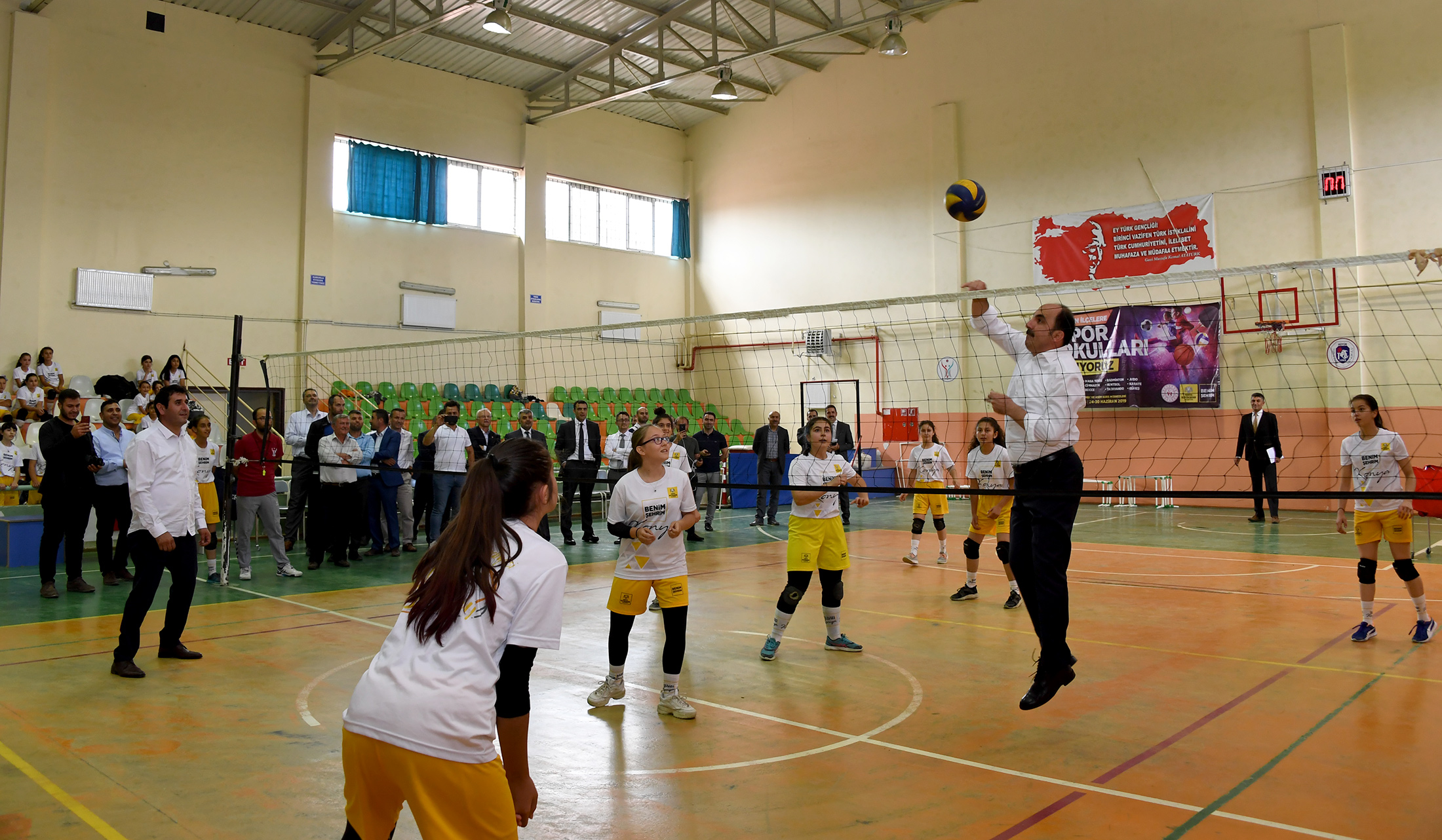 Başkan Altay Yaz Spor Okulu Öğrencileriyle Buluştu