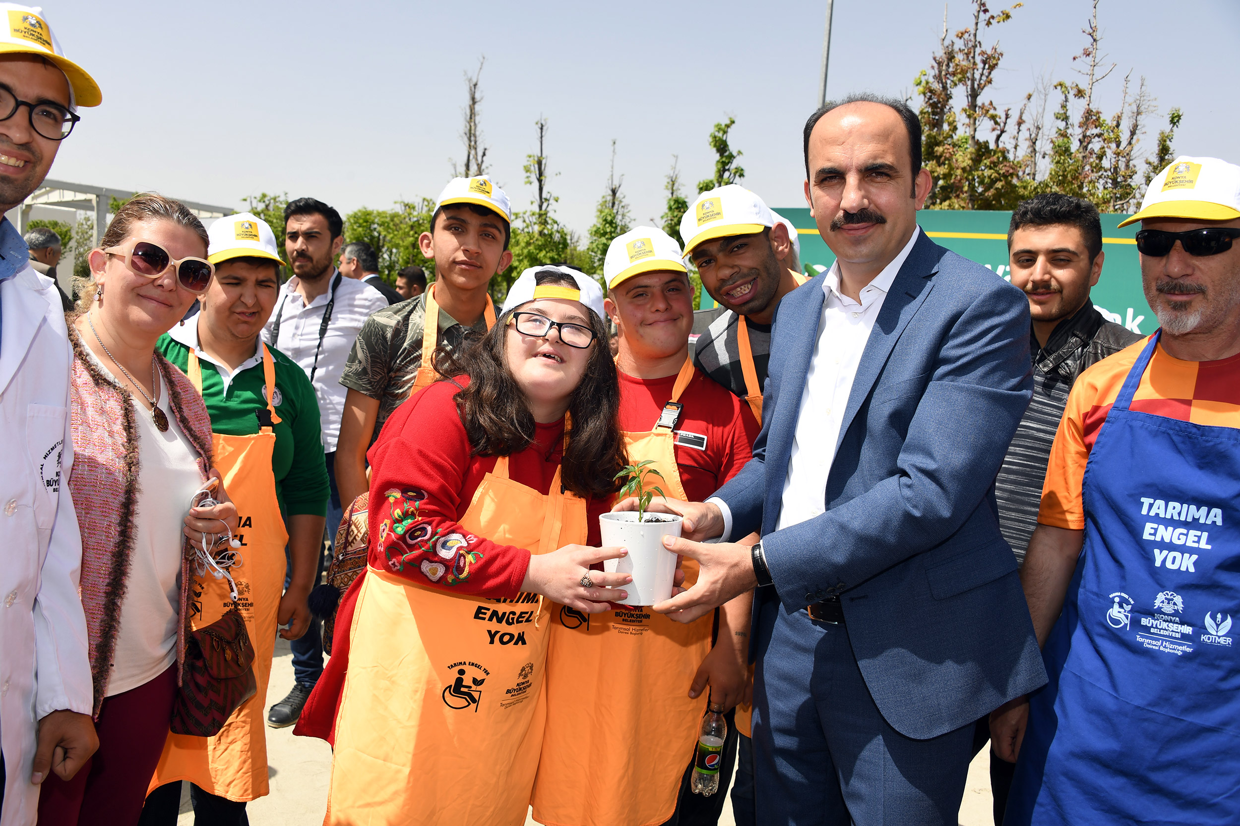 Başkan Altay, Özel Öğrencilerle Fide Dikti