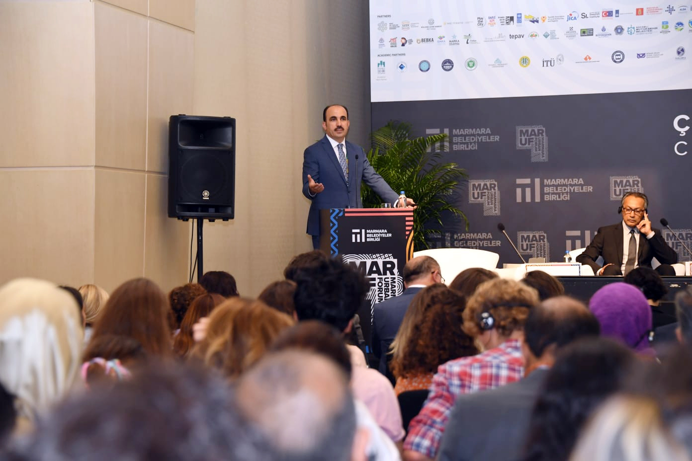 Başkan Altay, Marmara Uluslararası Kent Forumuna Katıldı