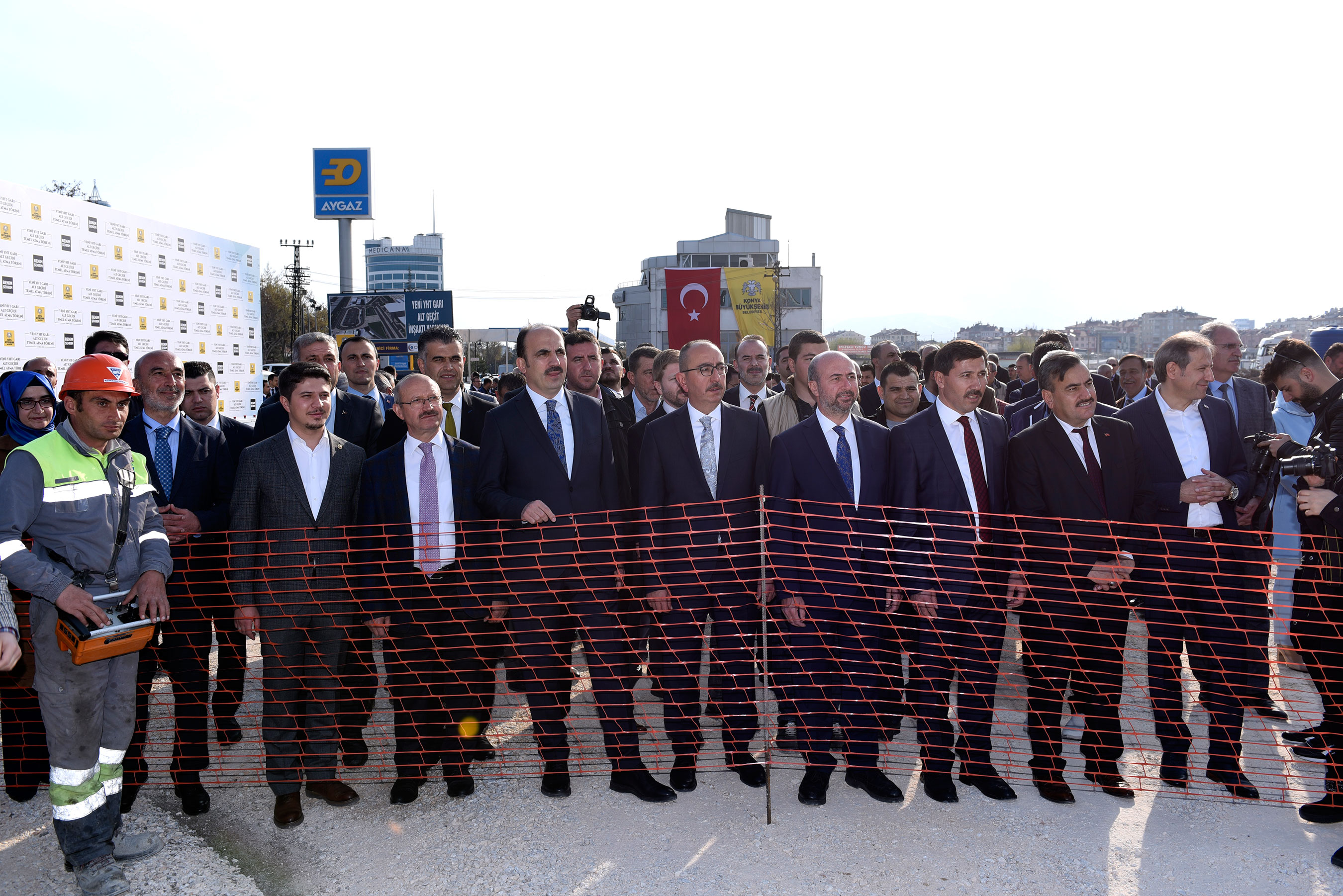 Başkan Altay Mazbatayı Aldığı Gün Alt Geçit Temeli Attı