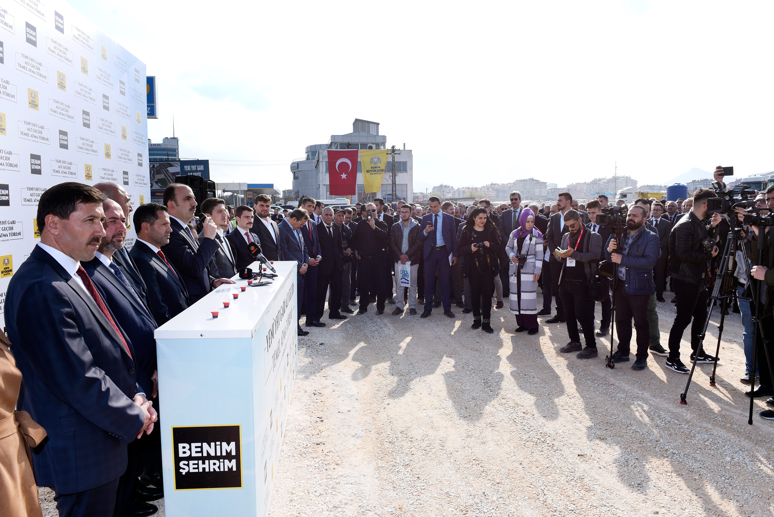 Başkan Altay Mazbatayı Aldığı Gün Alt Geçit Temeli Attı