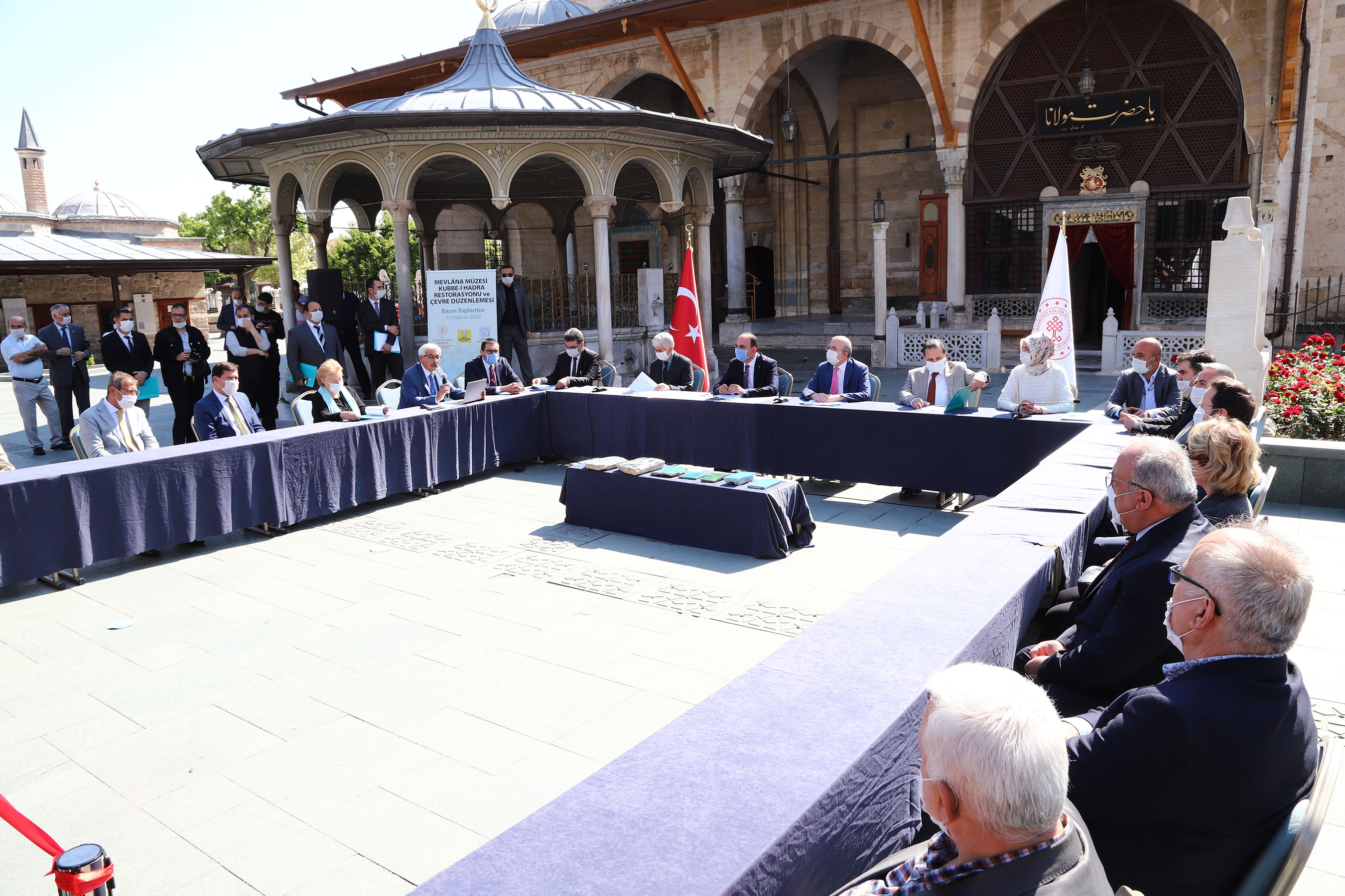 Mevlana Türbesi'nin Yeşil Kubbesi Restore Ediliyor