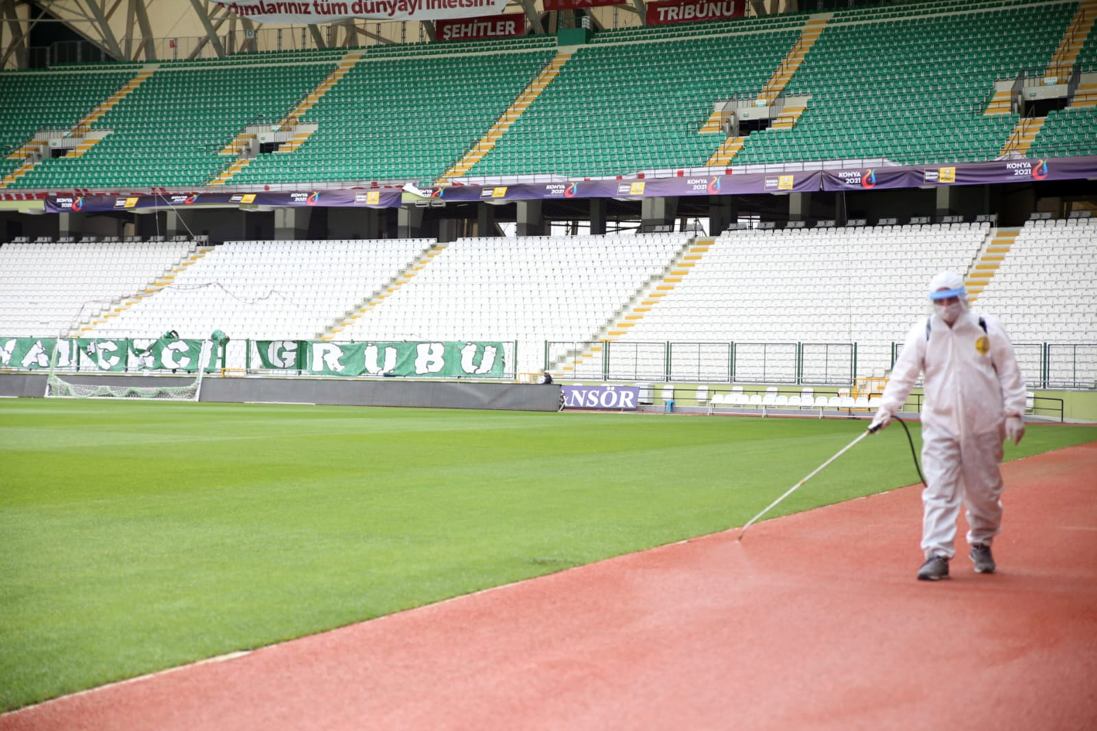 Sivasspor Maçı Öncesi Stadyumun Dezenfeksiyonu Yapıldı