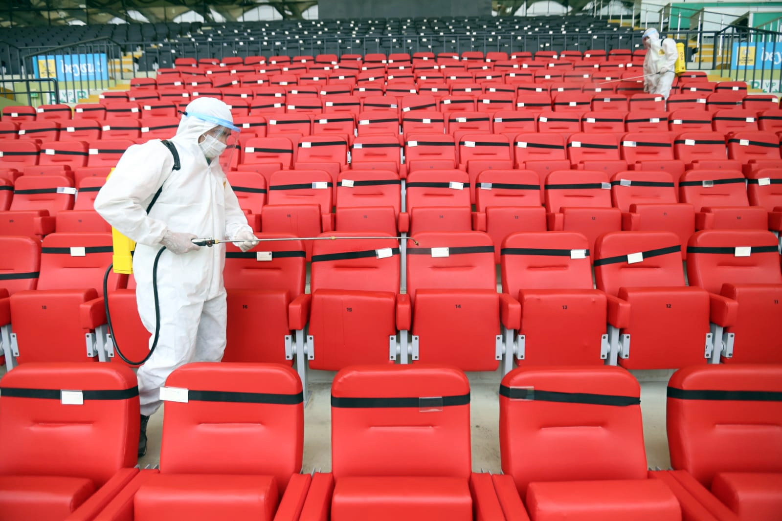 Sivasspor Maçı Öncesi Stadyumun Dezenfeksiyonu Yapıldı