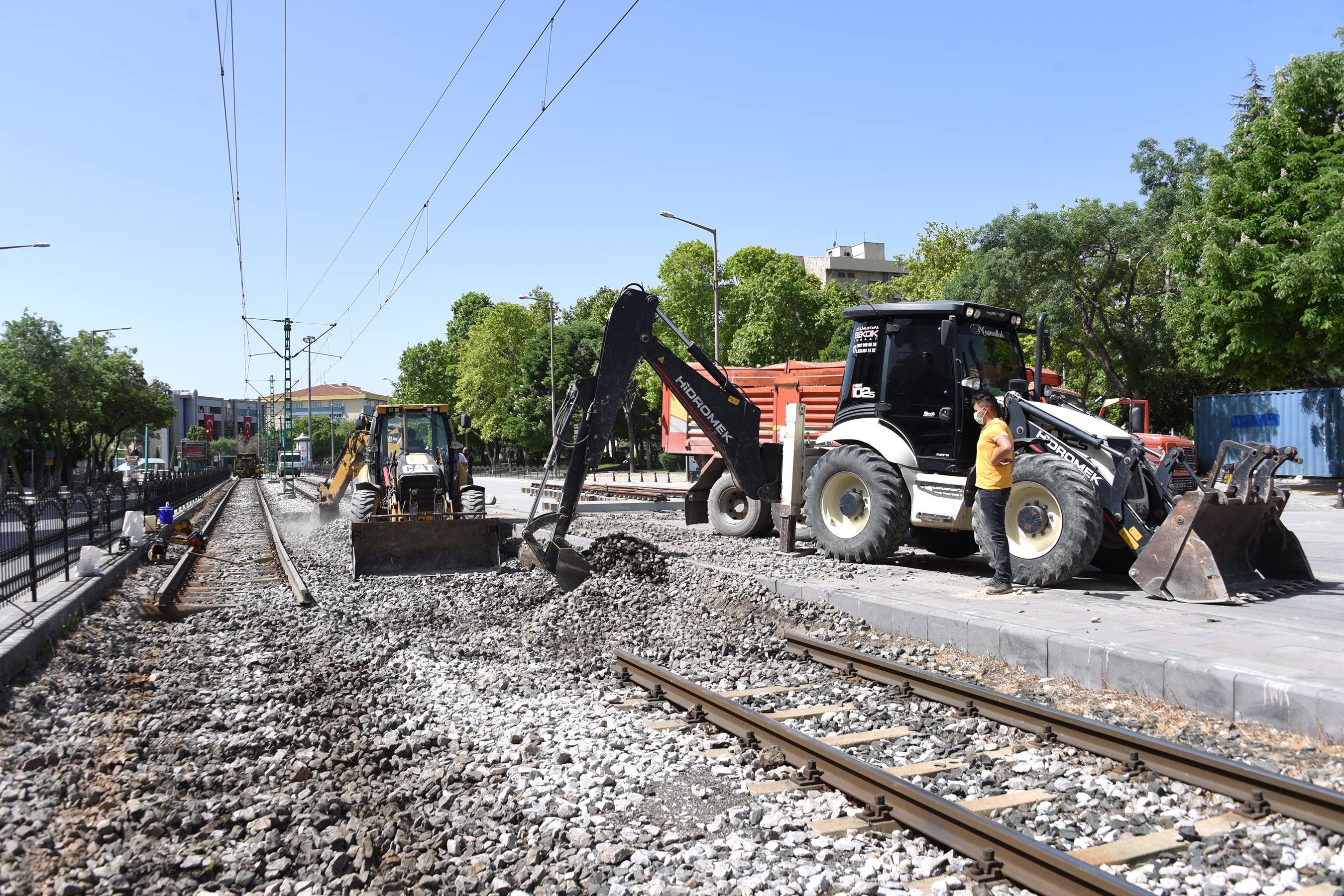 Araç ve Yaya Trafiği İçin Düzenlemeler Yapılıyor