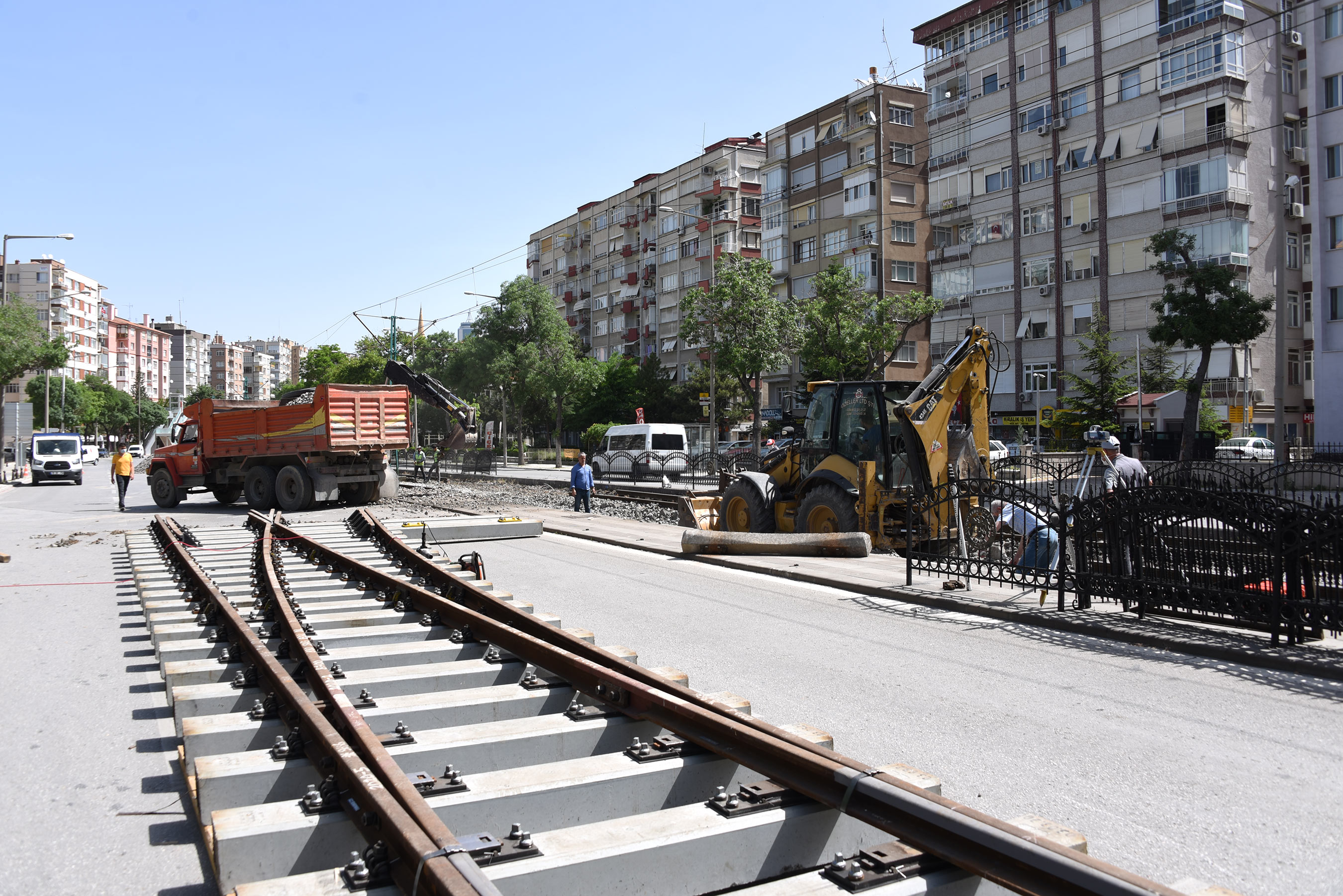Araç ve Yaya Trafiği İçin Düzenlemeler Yapılıyor