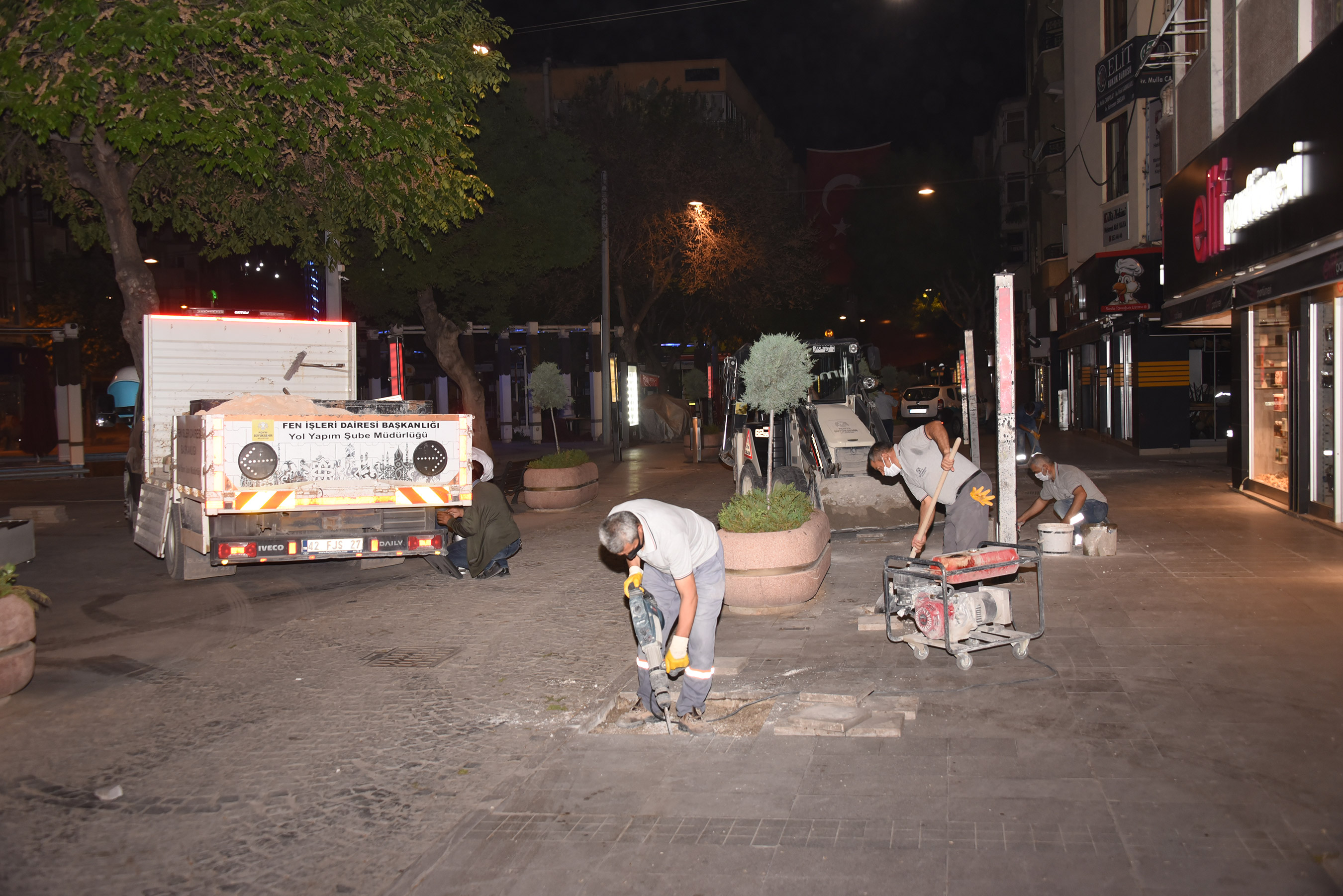 Araç ve Yaya Trafiği İçin Düzenlemeler Yapılıyor