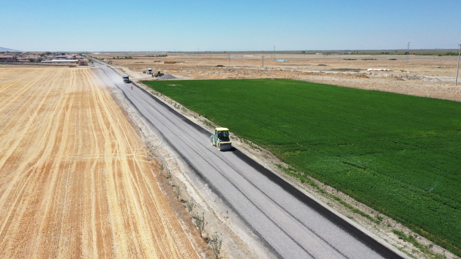 Büyükşehir'den Karapınar'a 183 Kilometre Mahalle Yolu