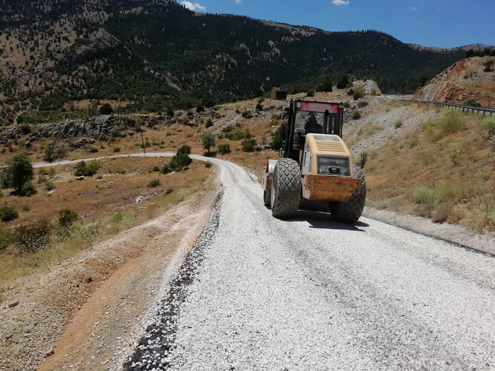 Mahalle Yollarında Kalite Yükseliyor