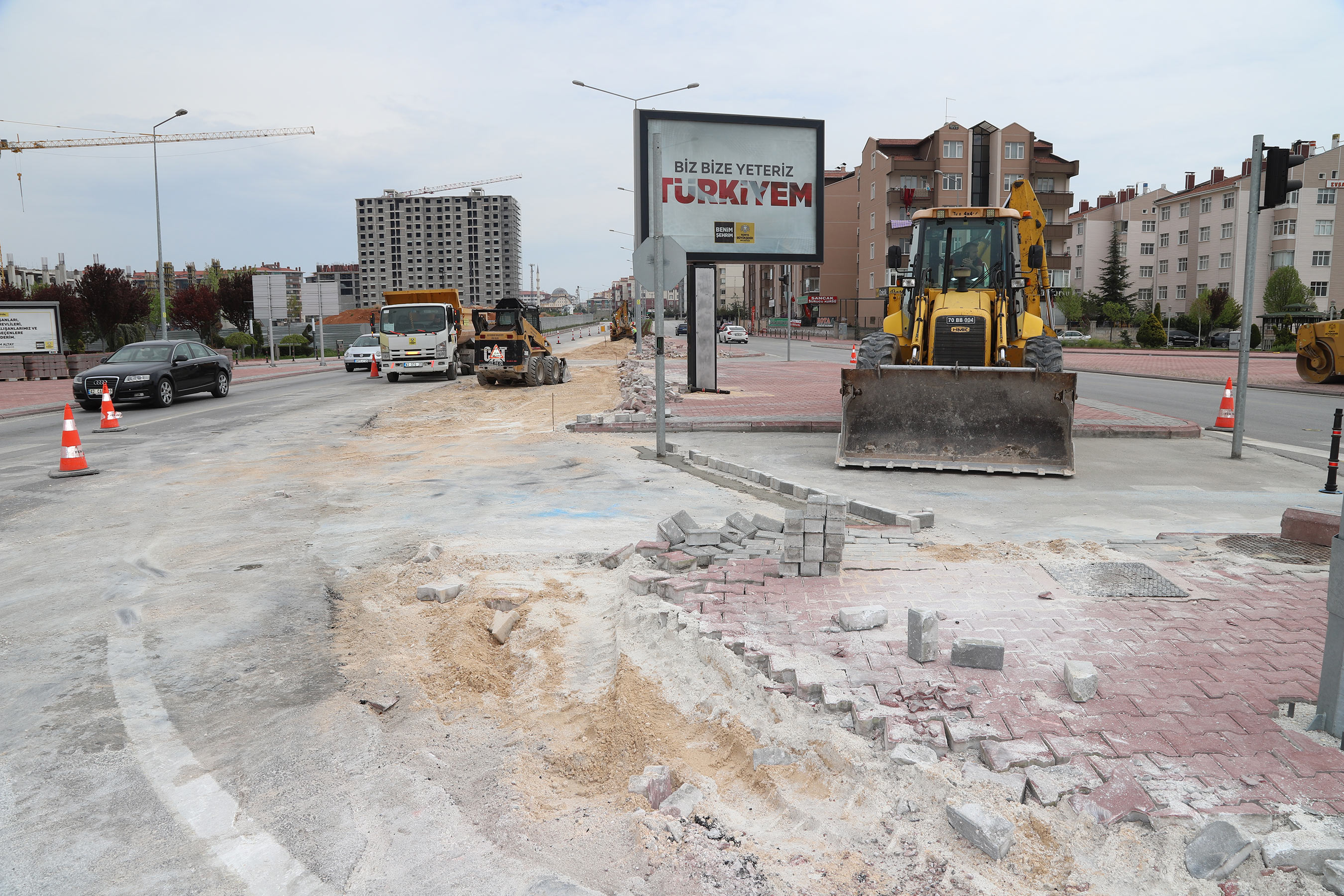 Trafiği Rahatlatmak İçin Kavşaklarda Düzenleme Yapılıyor 