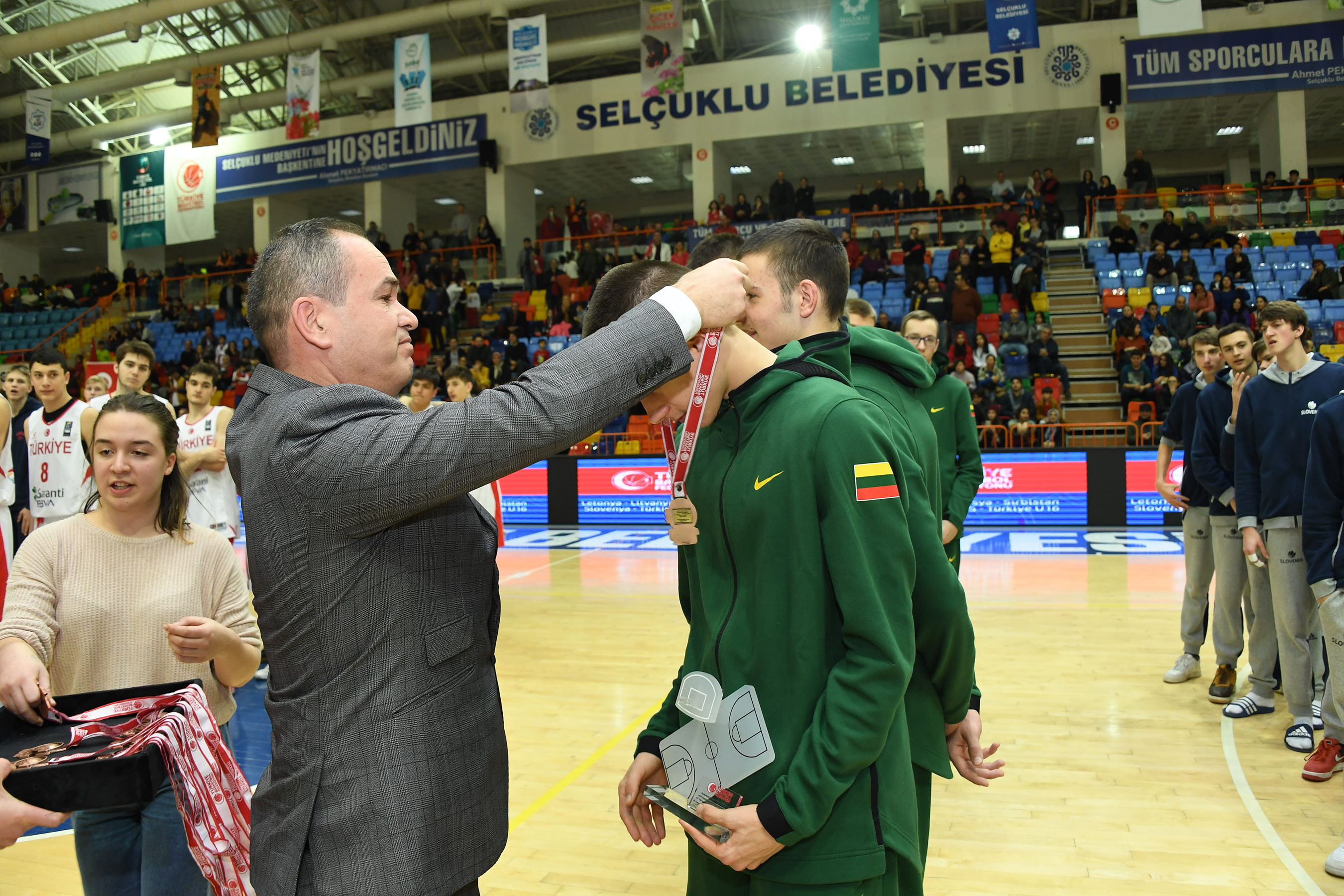 Yıldız Milliler Konya'da Şampiyon Oldu