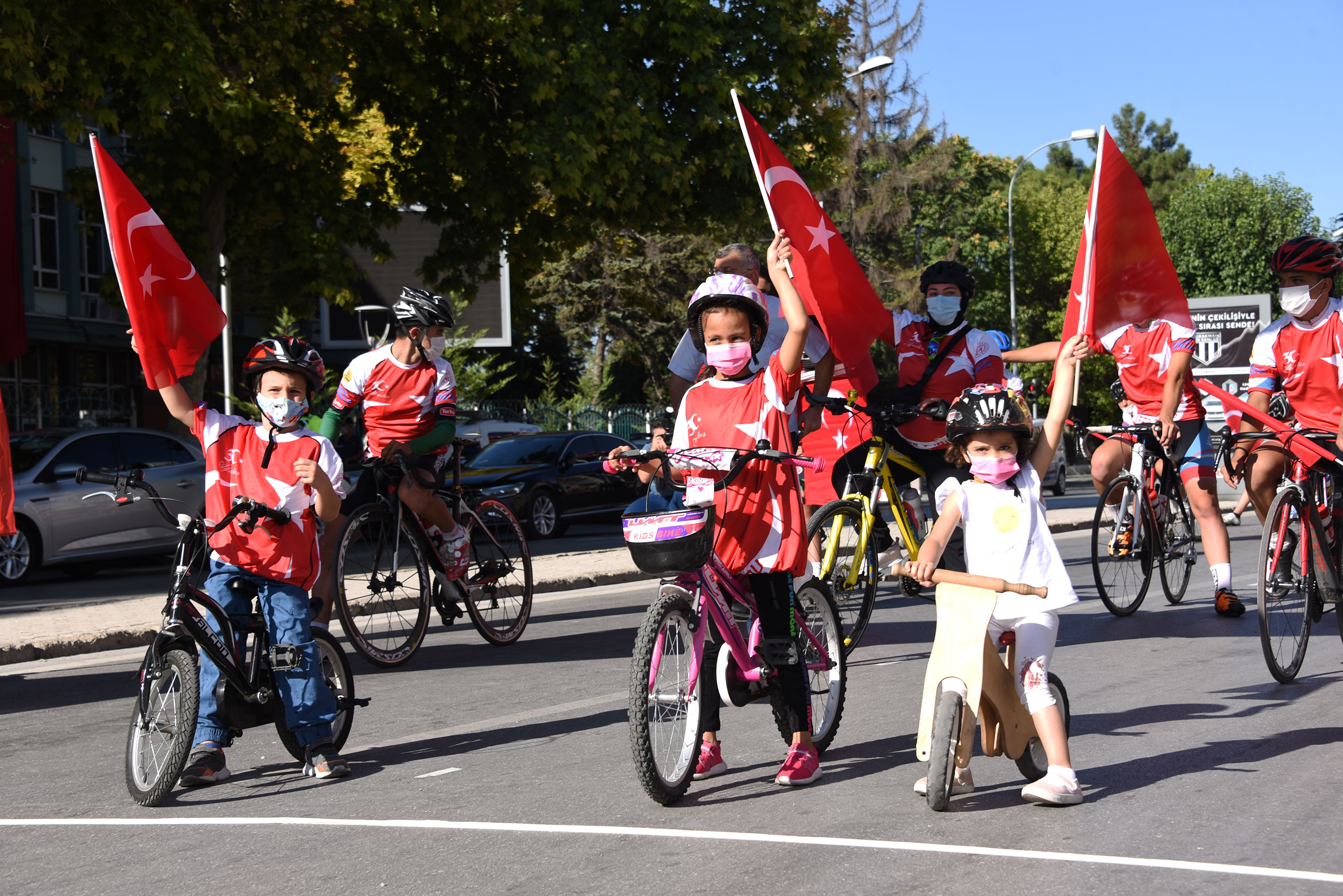 30 Ağustos'ta Zafer İçin Pedal Çevirdiler