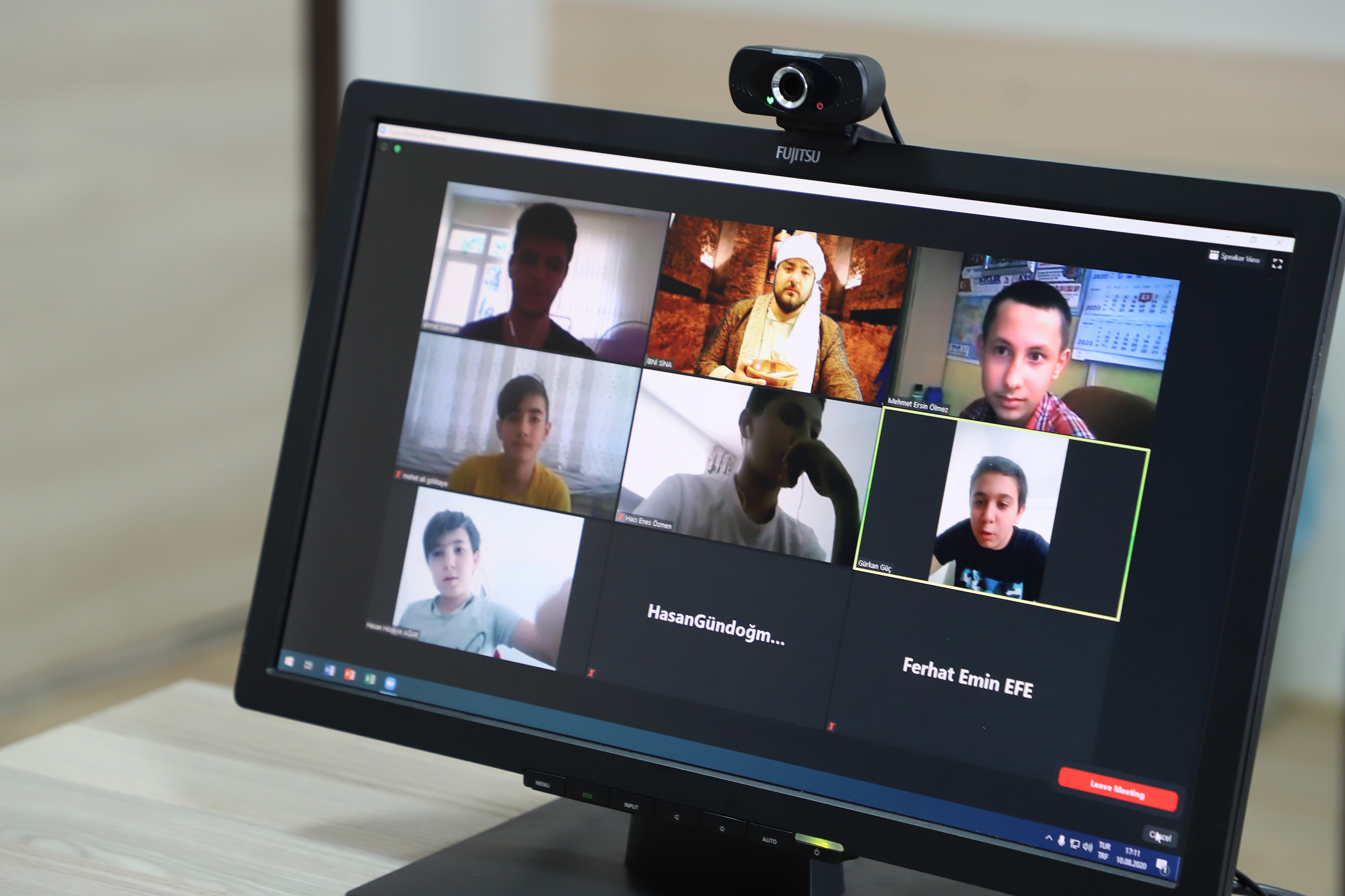 Genç KOMEK'te Öğrencilere Online Çat Kapı Tiyatro Sürprizi