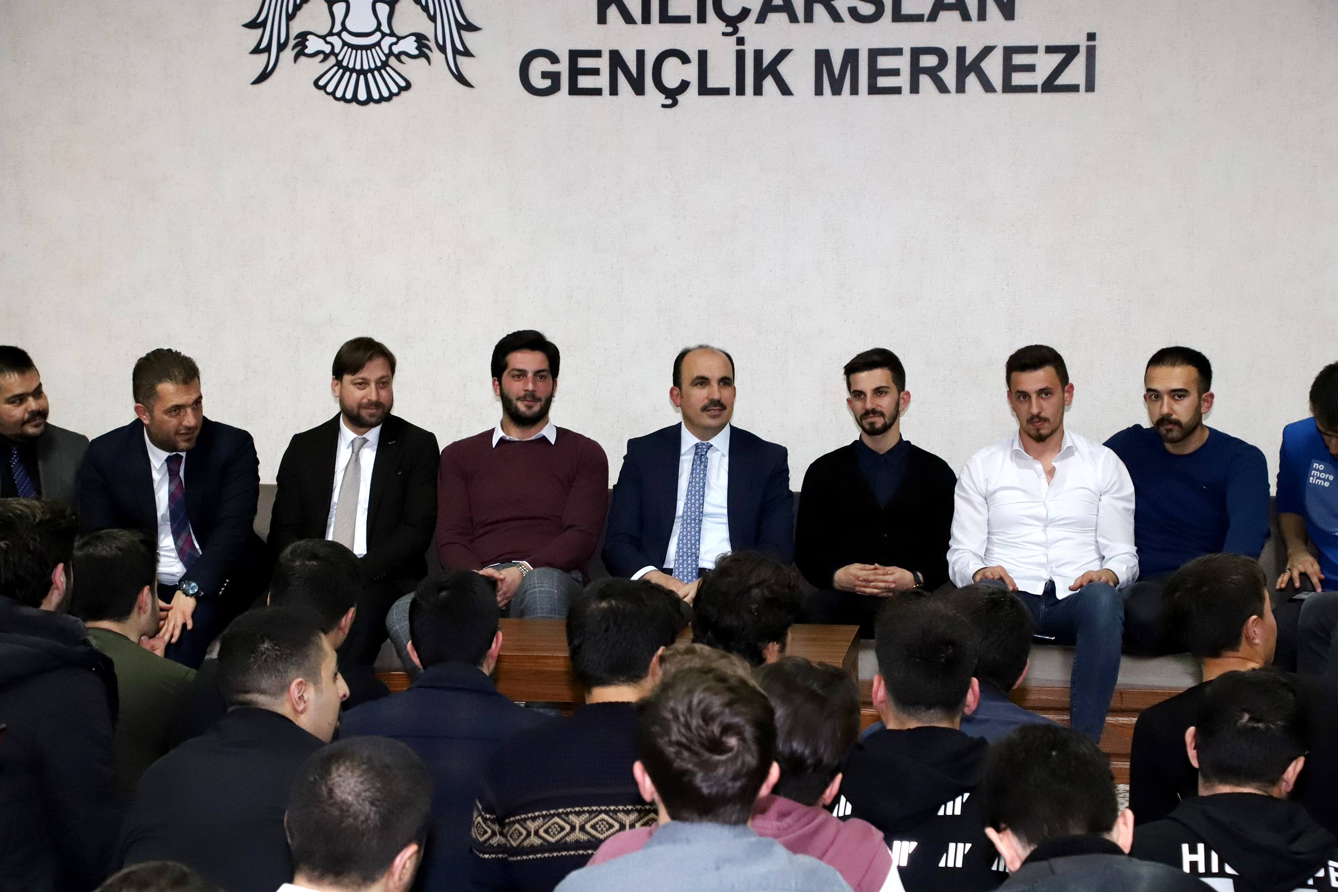 Başkan Altay Üniversiteli Gençlerle Buluştu