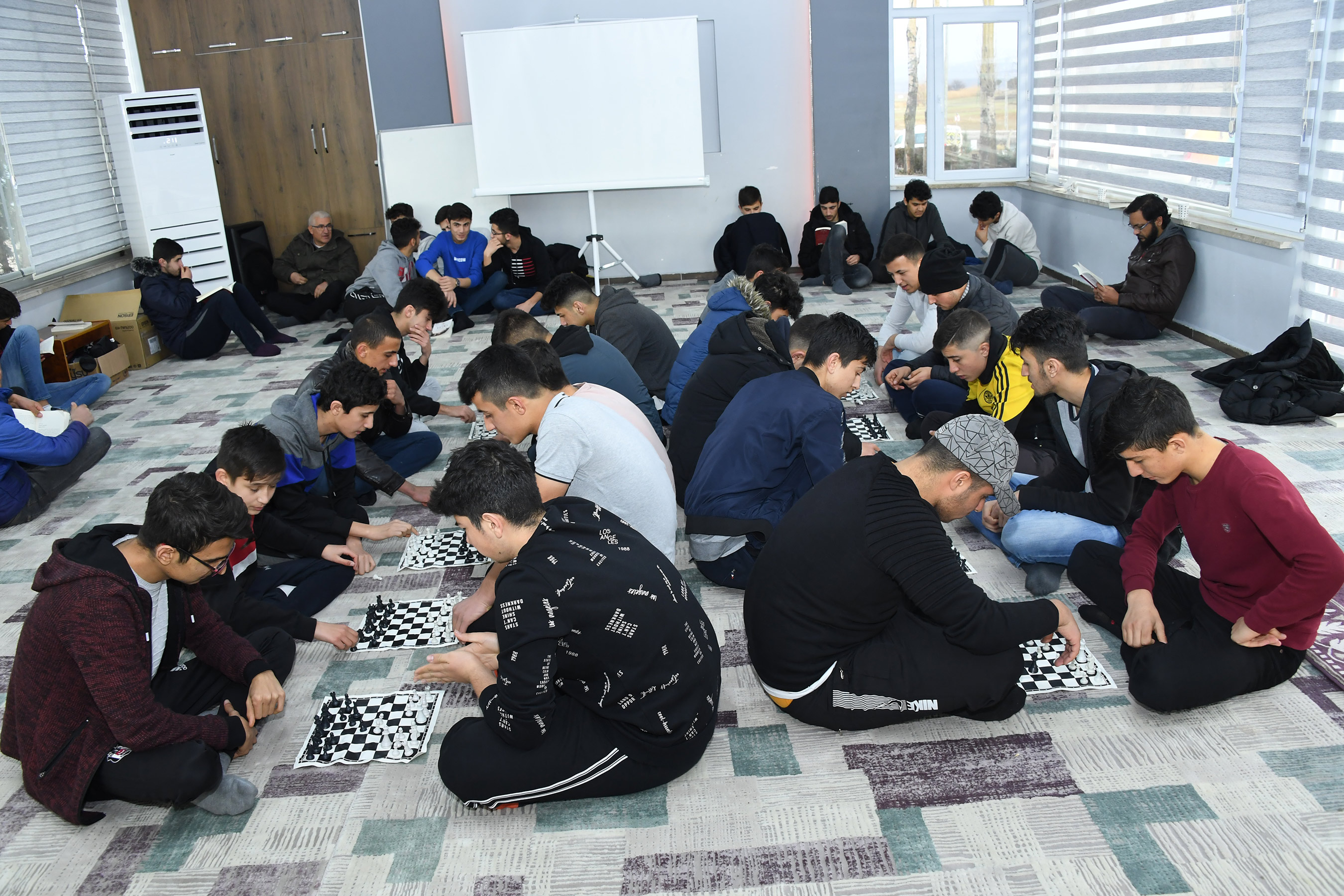 Öğrenciler Atabey Gençlik ve Eğitim Kampında Geleceğe Hazırlanıyor