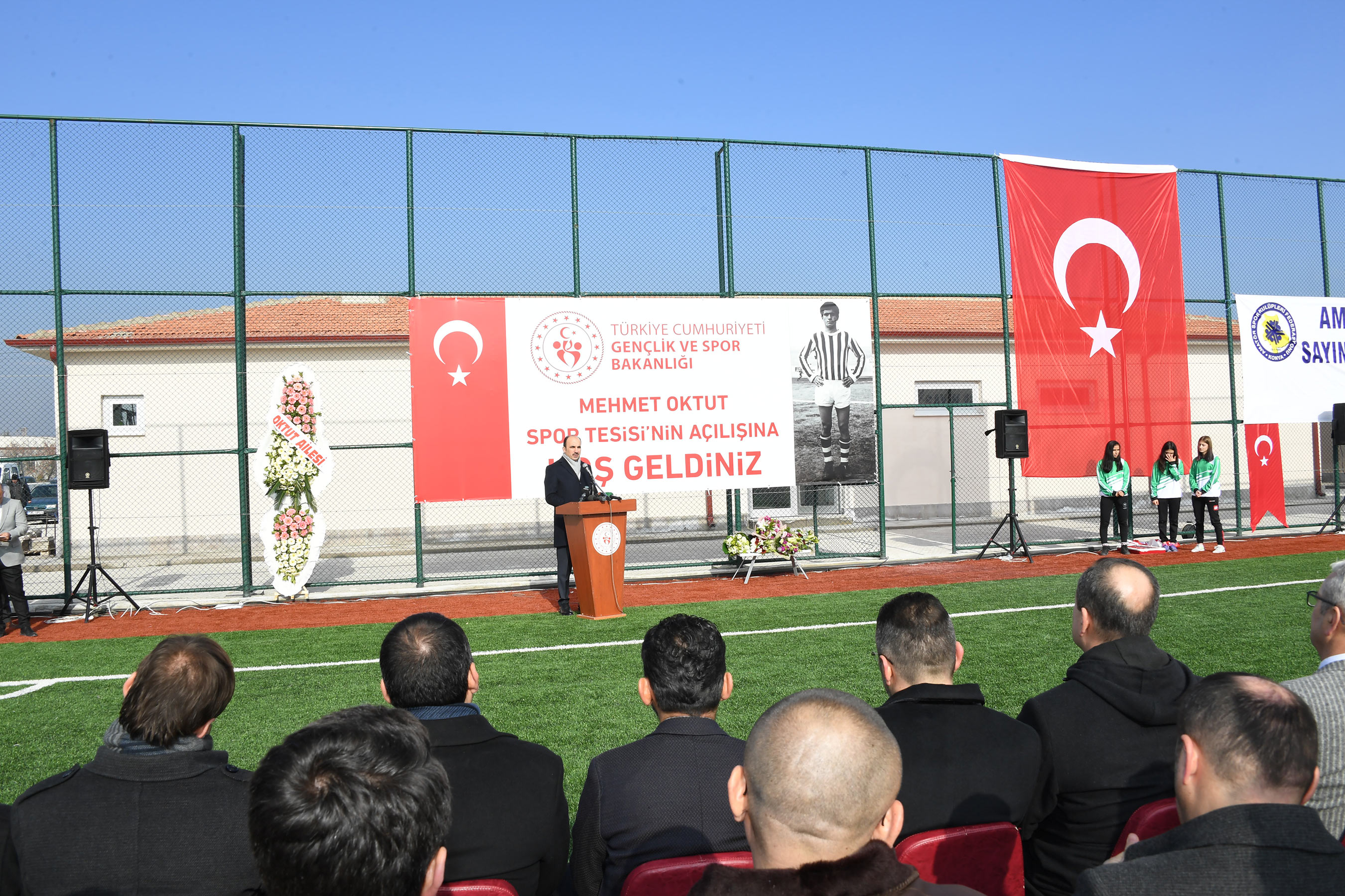 Büyükşehir'den Amatör Spor Kulüplerine Malzeme Desteği