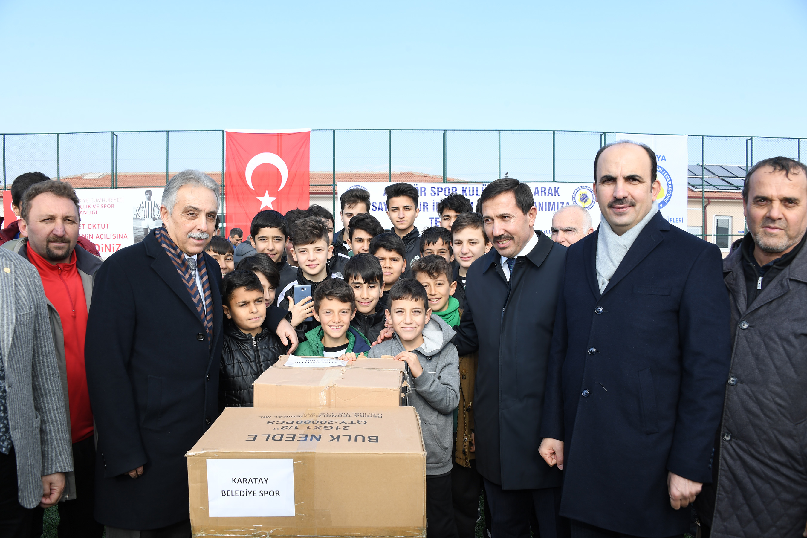 Büyükşehir'den Amatör Spor Kulüplerine Malzeme Desteği