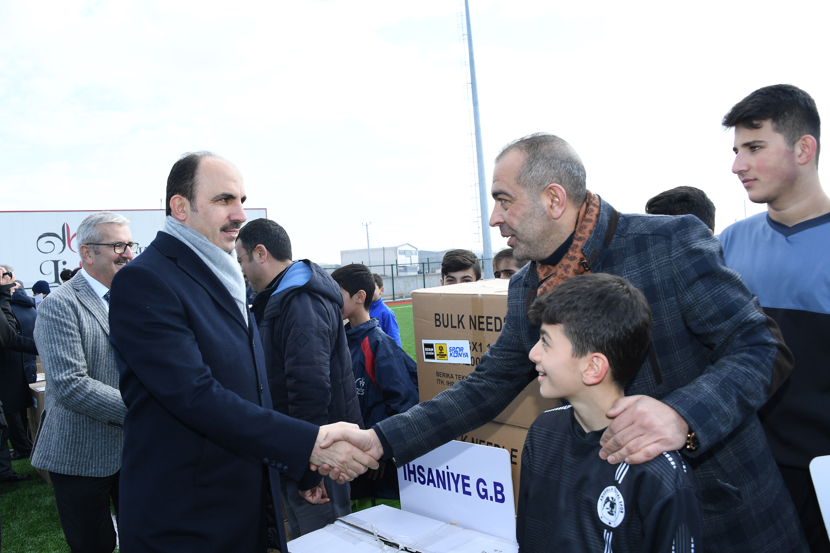 Büyükşehir'den Amatör Spor Kulüplerine Malzeme Desteği