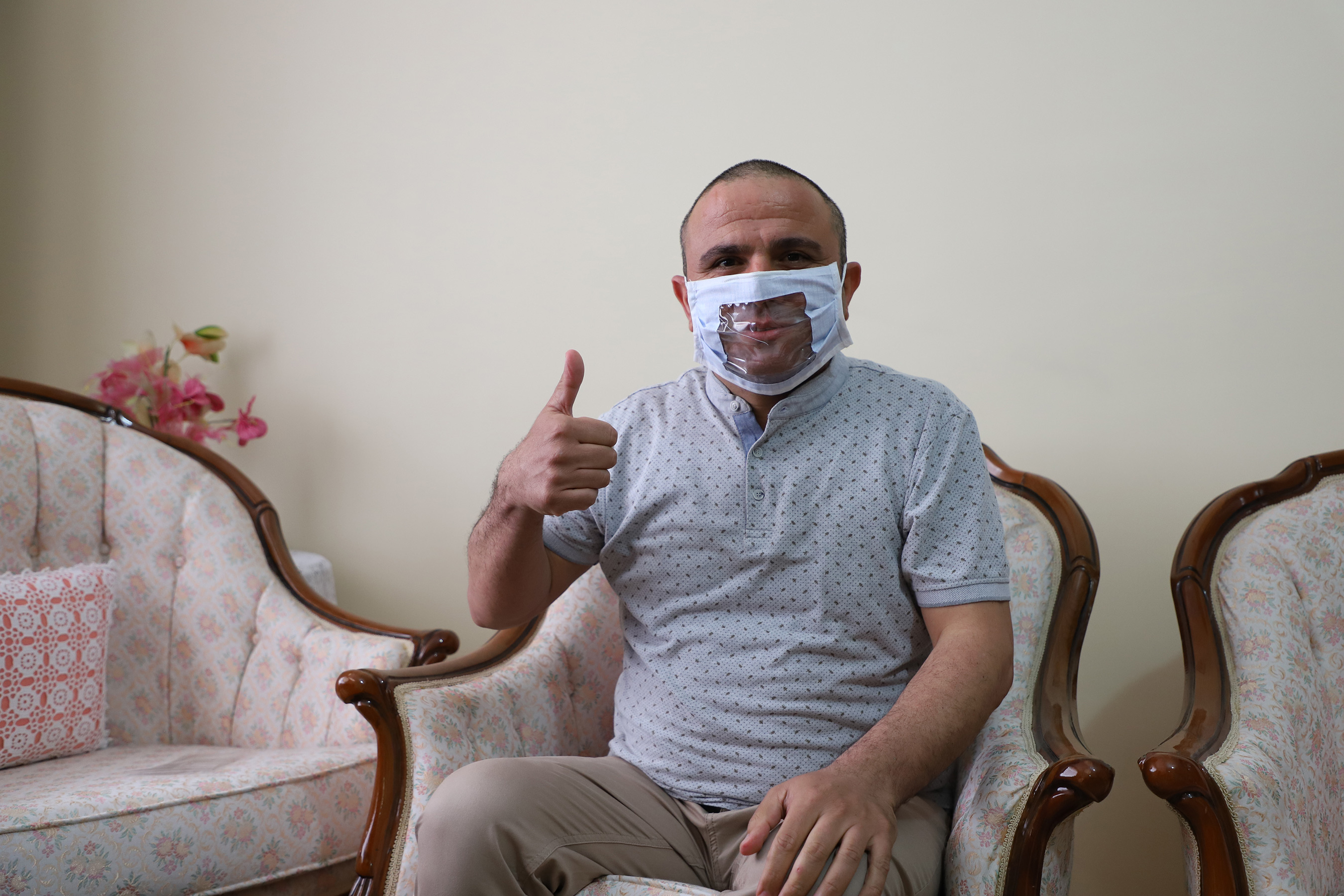 Büyükşehir'den İşitme Engelliler İçin Ağız Kısmı Şeffaf Maske