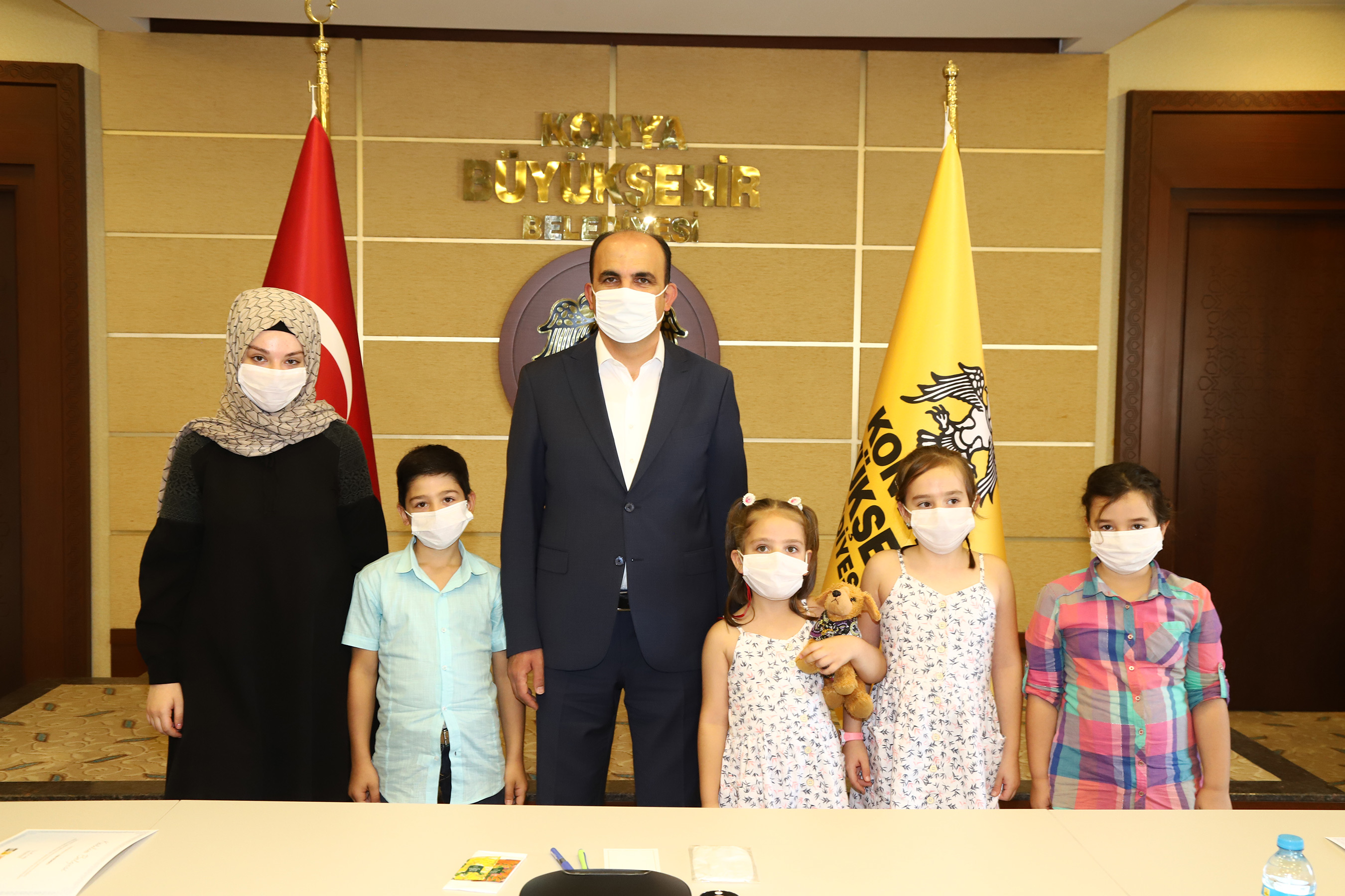 Genç KOMEK Çevrimiçi Yaz Okulu'nda Yaklaşık 10 Bin Öğrenciye Sürpriz Hediye 