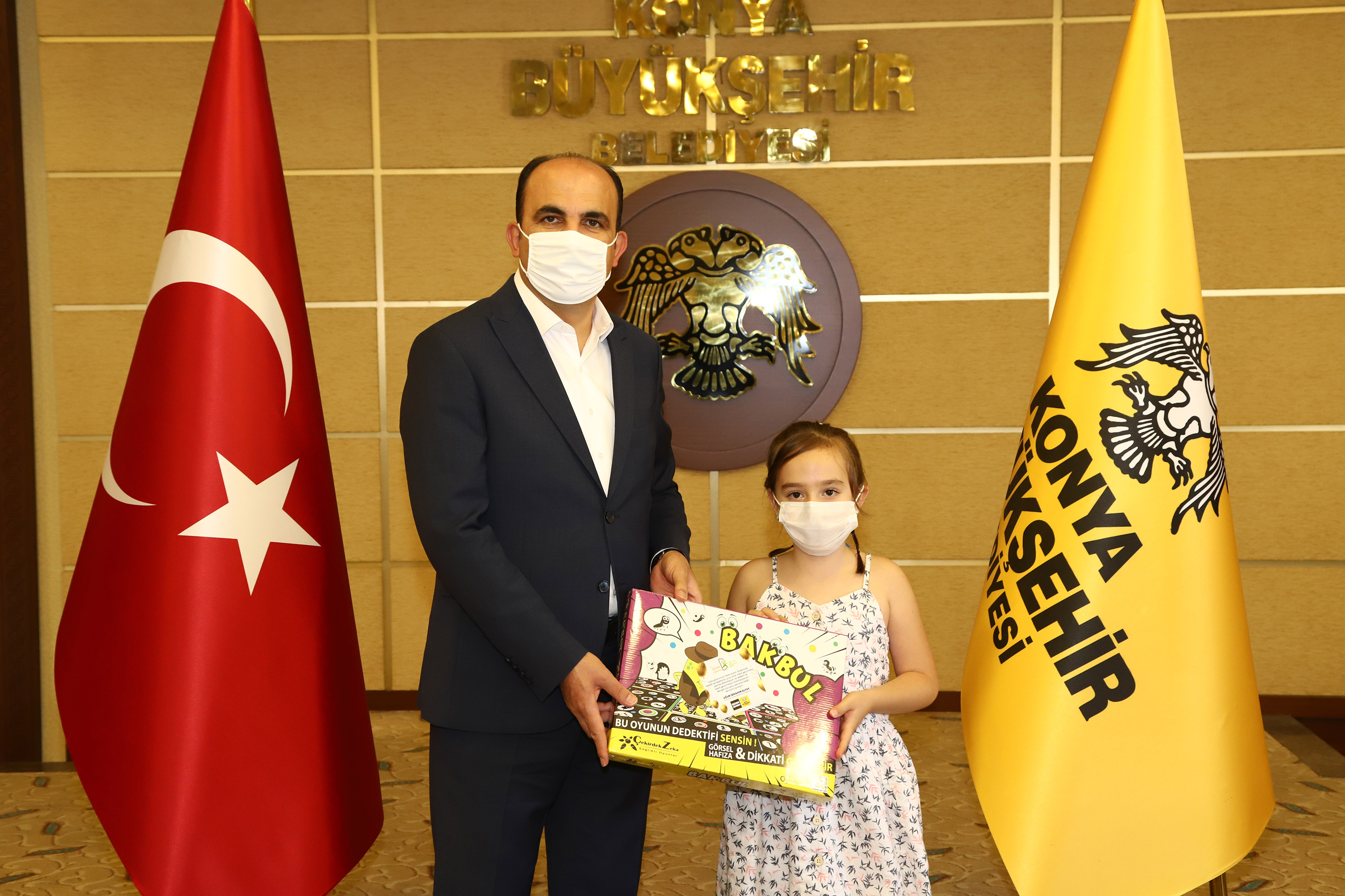 Genç KOMEK Çevrimiçi Yaz Okulu'nda Yaklaşık 10 Bin Öğrenciye Sürpriz Hediye 
