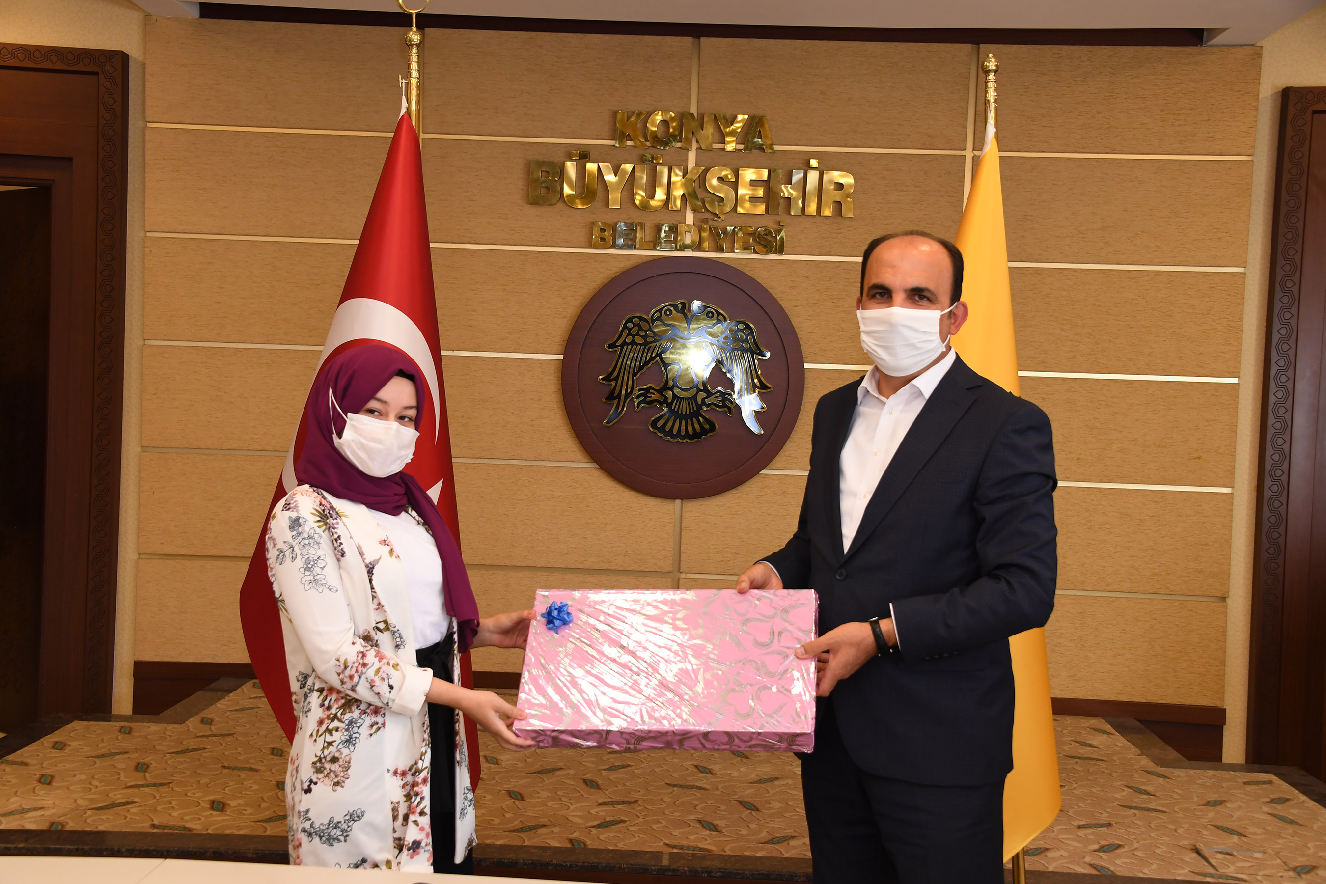 Başkan Altay YKS'de İlk 100'e Giren Konyalı Öğrencileri Ağırladı