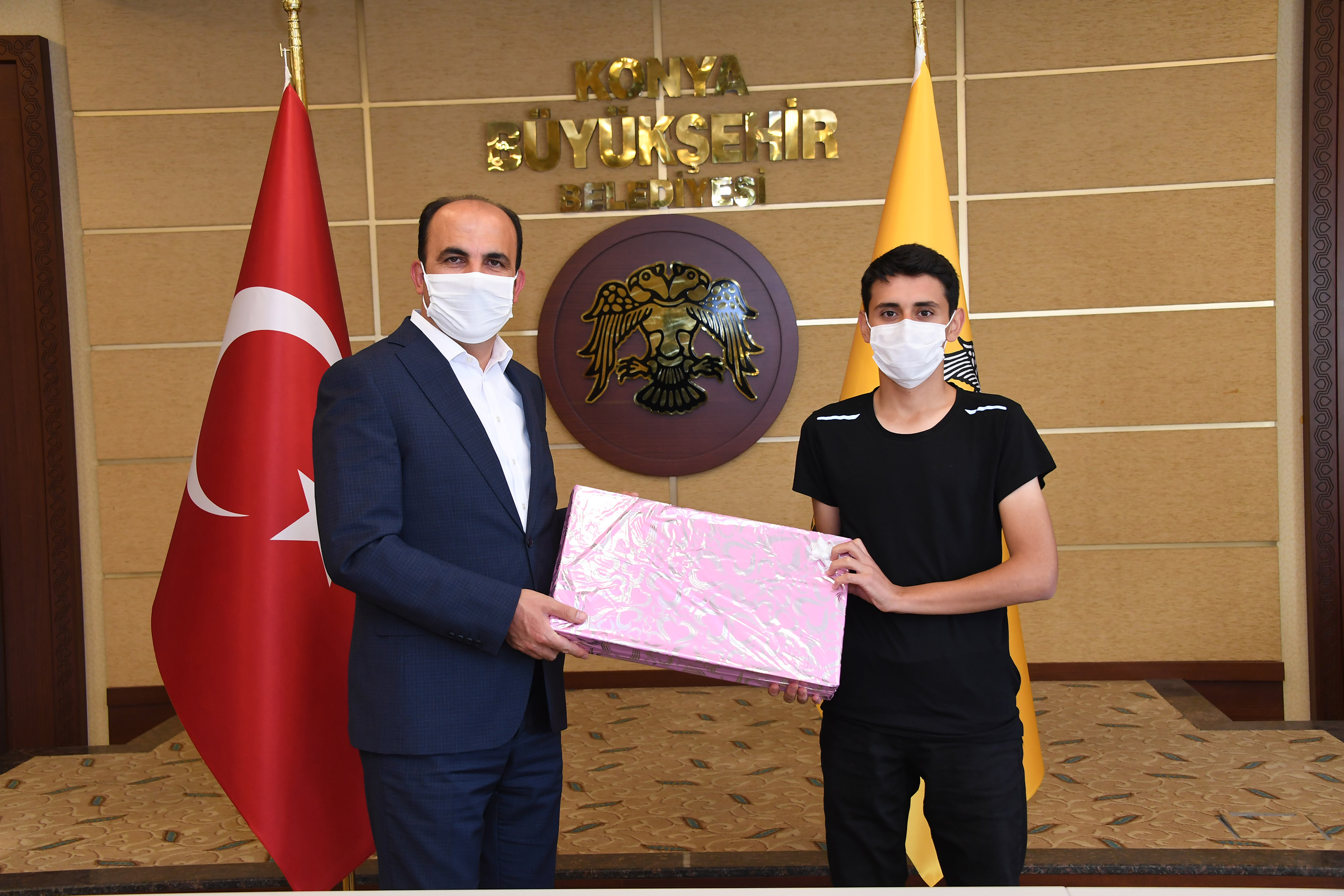 Başkan Altay YKS'de İlk 100'e Giren Konyalı Öğrencileri Ağırladı