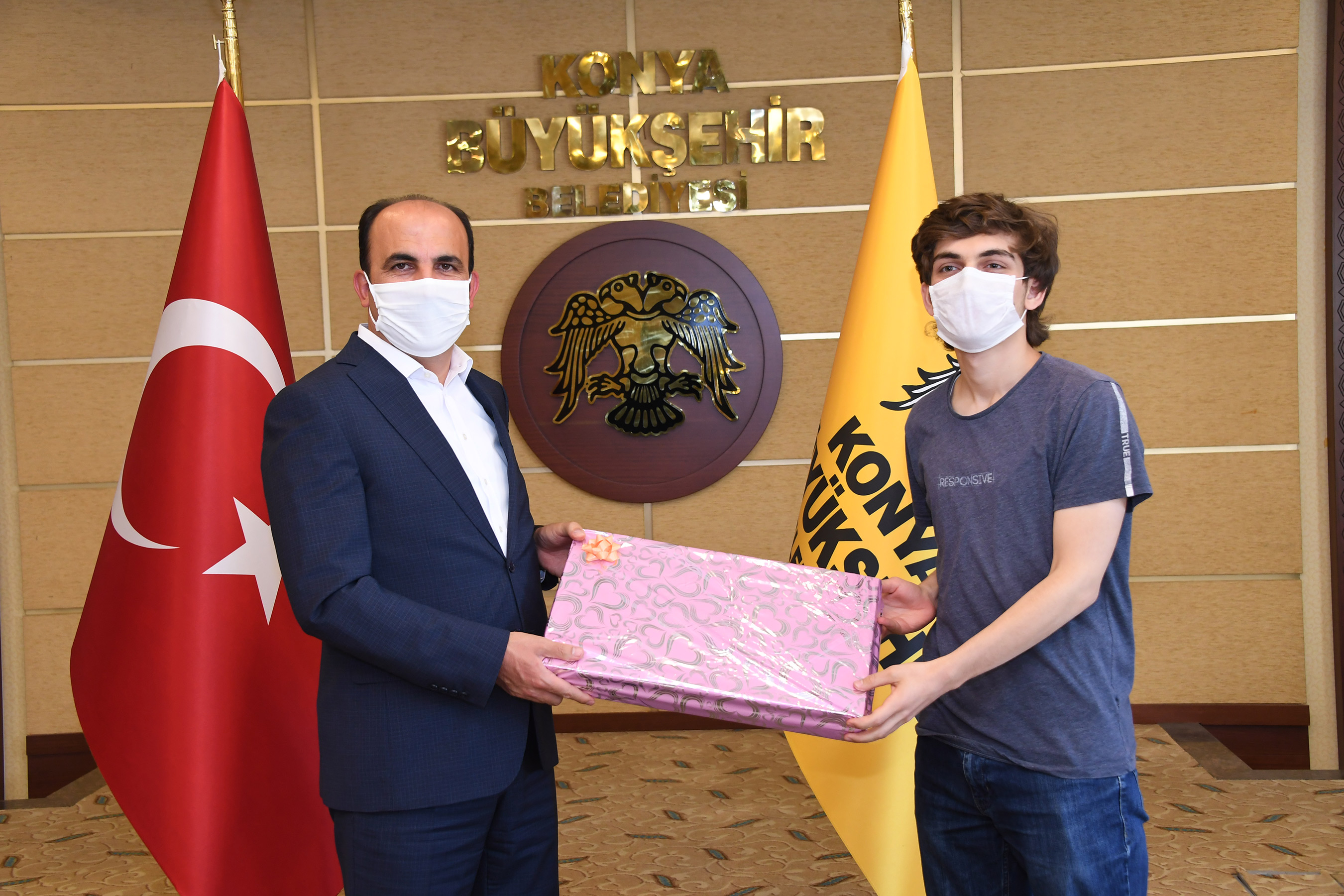Başkan Altay YKS'de İlk 100'e Giren Konyalı Öğrencileri Ağırladı