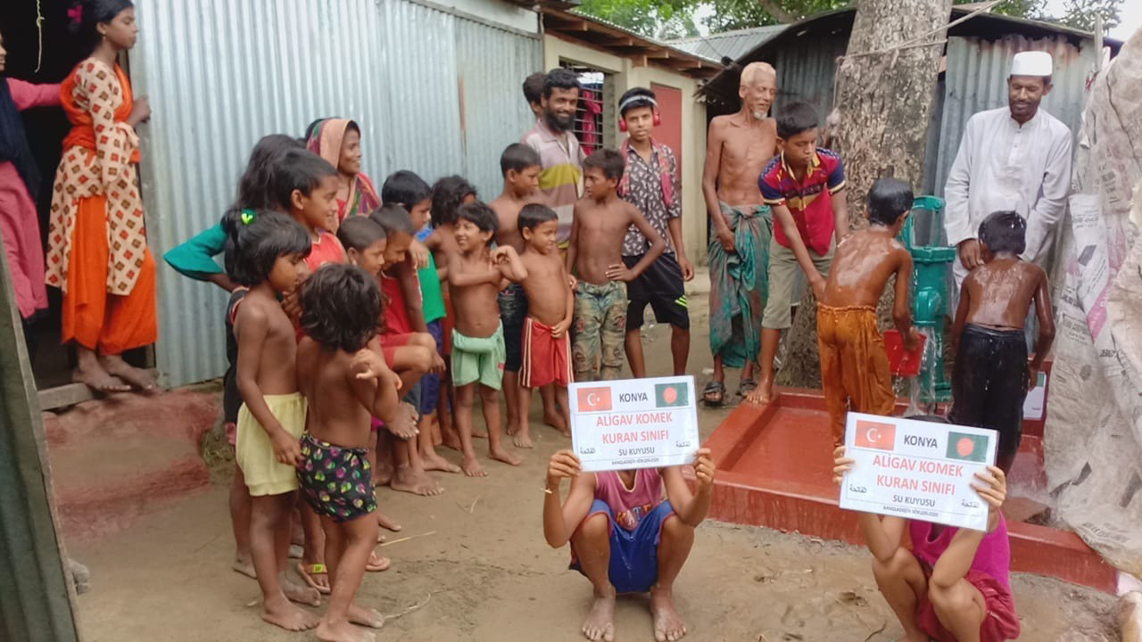 KOMEK Kursiyerlerinden Bangladeş'e Su Kuyusu