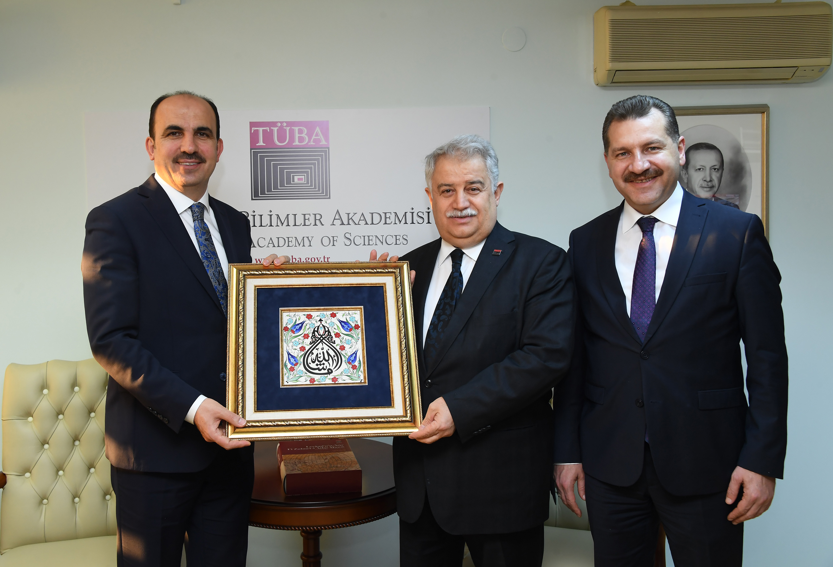 TDBB Başkanı Altay, Bakan Çavuşoğlu'nu Ziyaret Etti